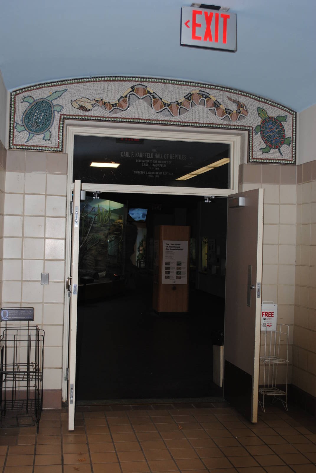 Entrance to Carl Kauffeld Hall of Reptiles