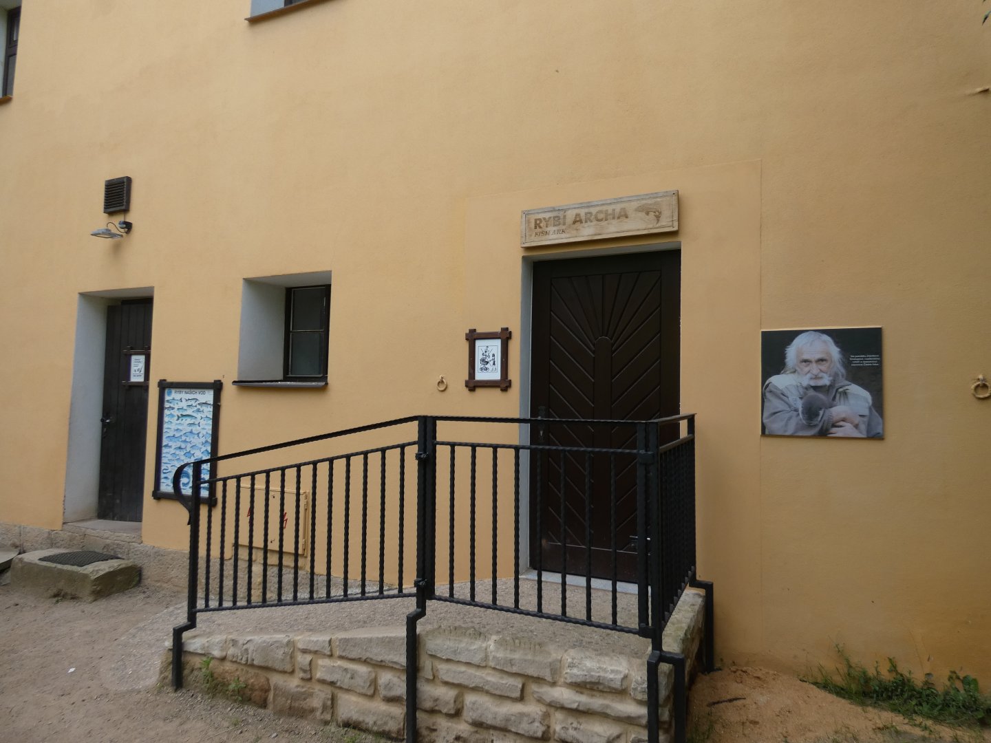 Entrance to fish ark