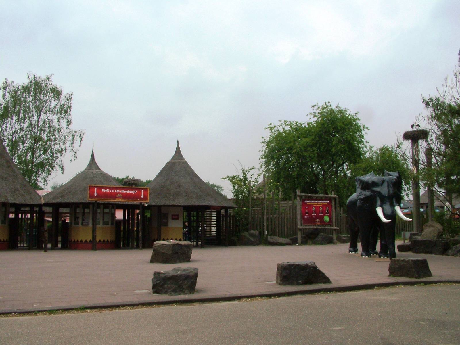 Entrance to Foot Safari at Beekse Bergen, 31/05/12