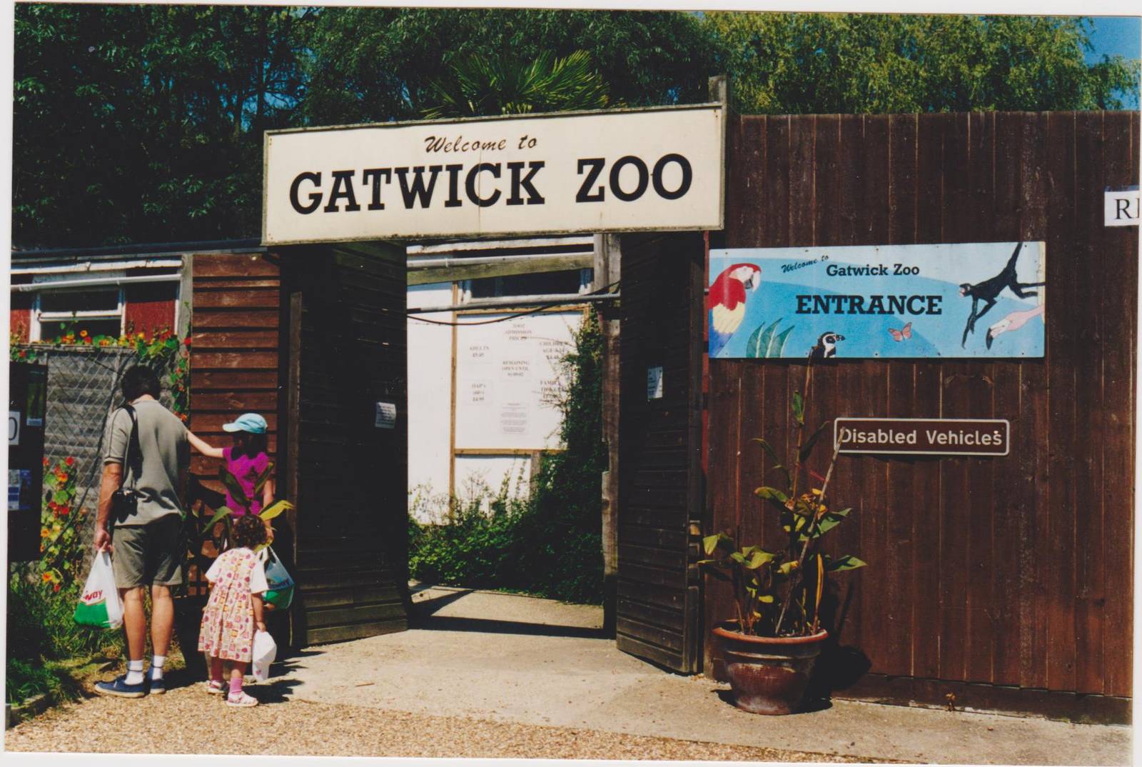 entrance to Gatwick Zoo
