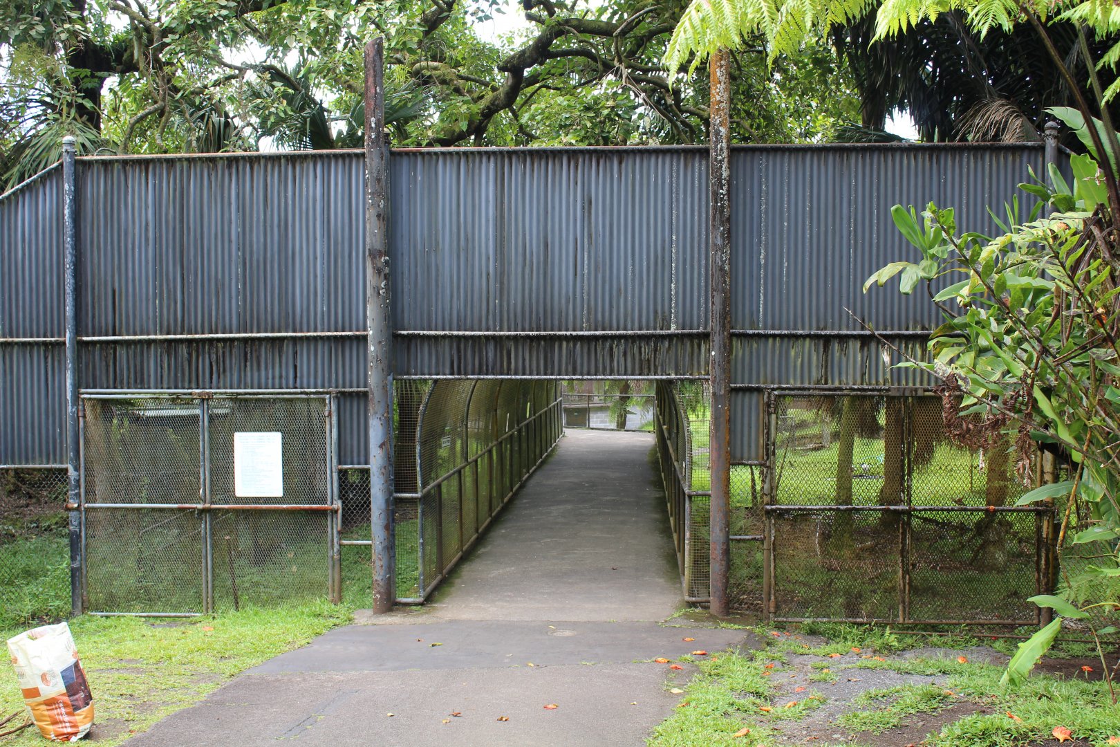 Entrance to Ibis/Anteater/Waterfowl Exhibit
