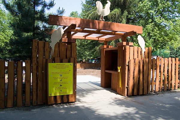 entrance to kids' zoo