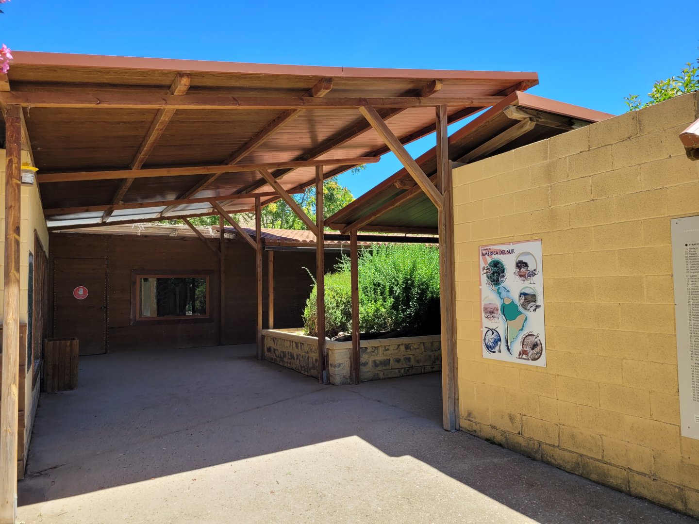 Entrance to "La Plaza de los Exóticos" -Sendaviva (2024)