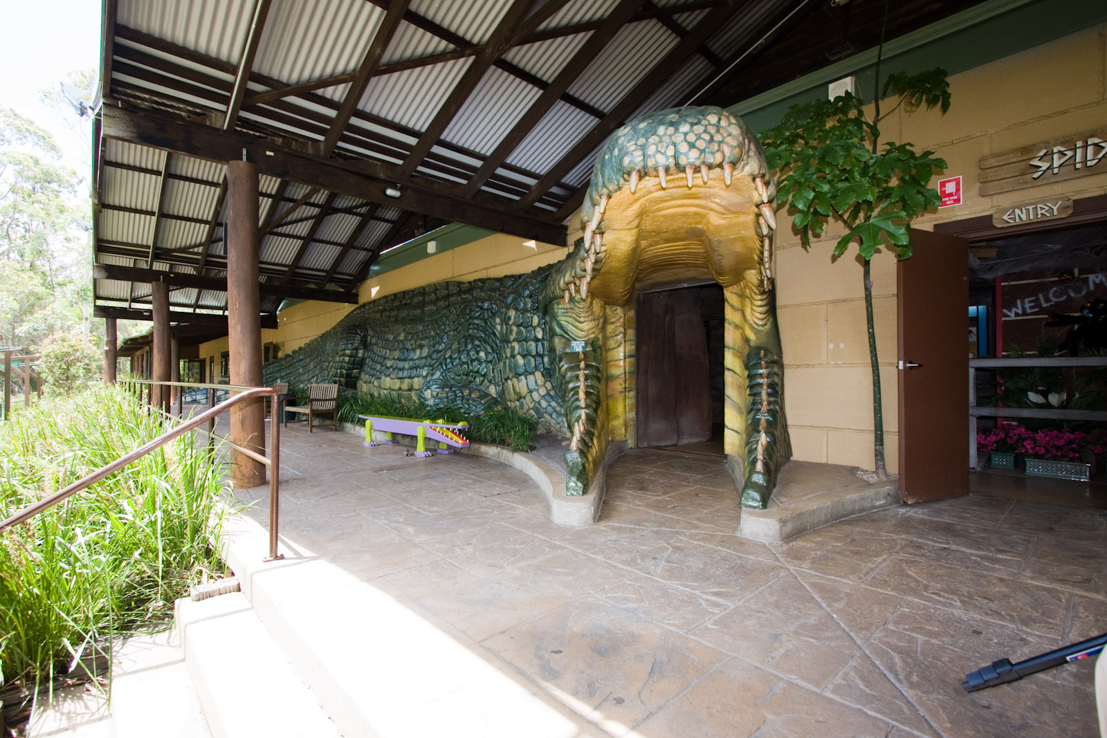 Entrance to Lost World of Reptiles - Nov 2008