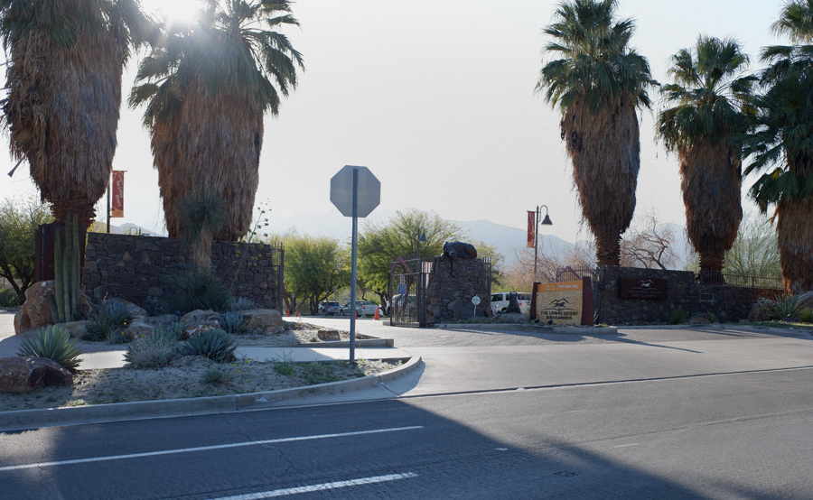 entrance to parking lot (car park)