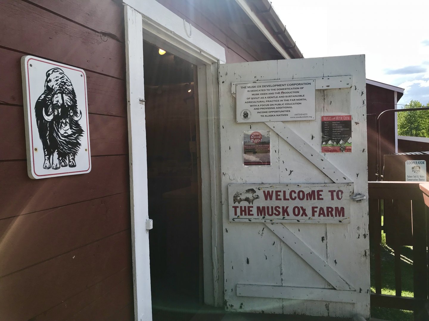 Entrance to small gift shop, museum, and the farm.