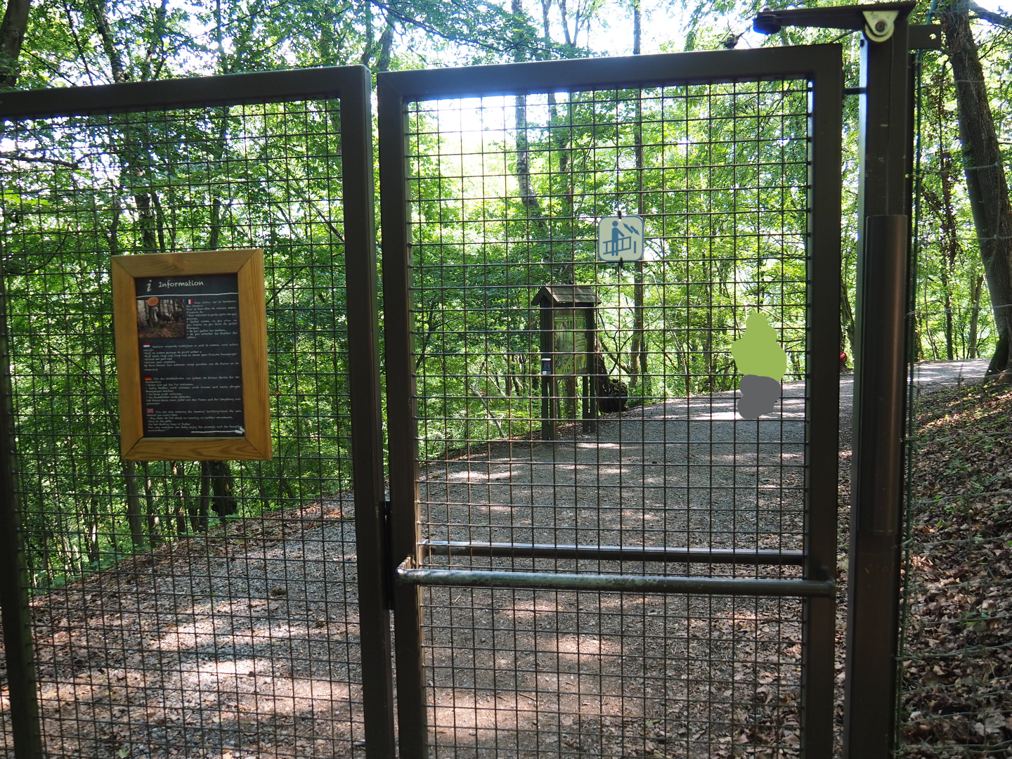 Entrance to the Alpine chamois area, 2020-07-12