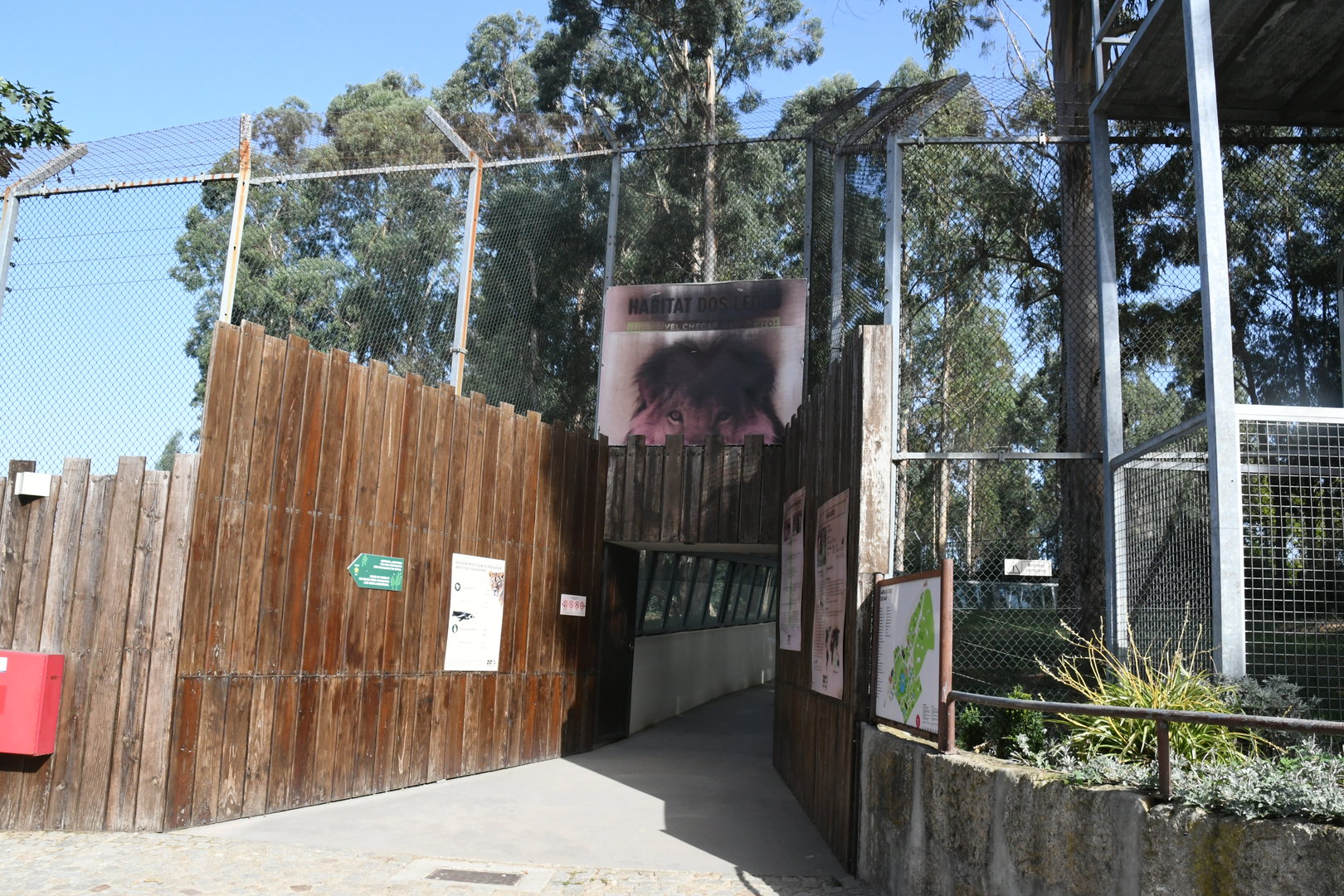 Entrance to the Asian Lions' exhibit tunnel