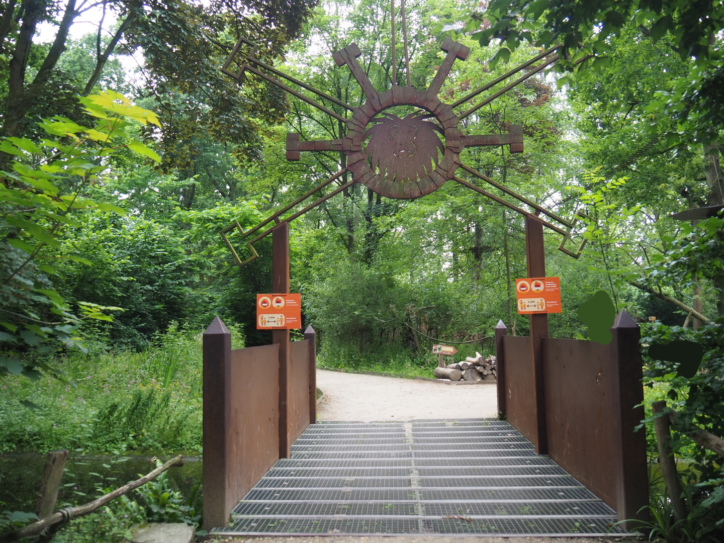 Entrance to the callitrichid area, 2021-07-03