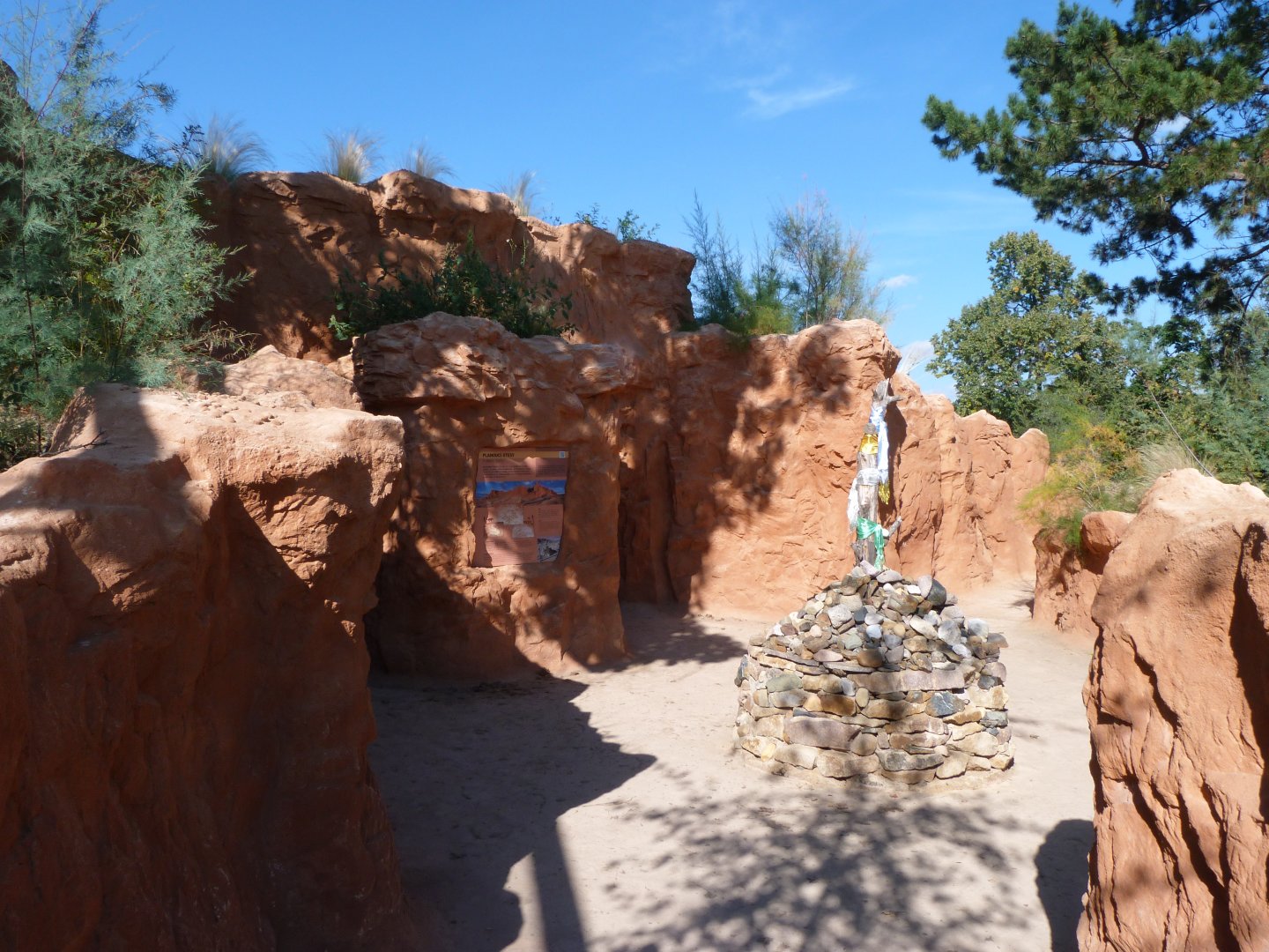 Entrance to the Gobi pavillion -Zoo Praha (2025)