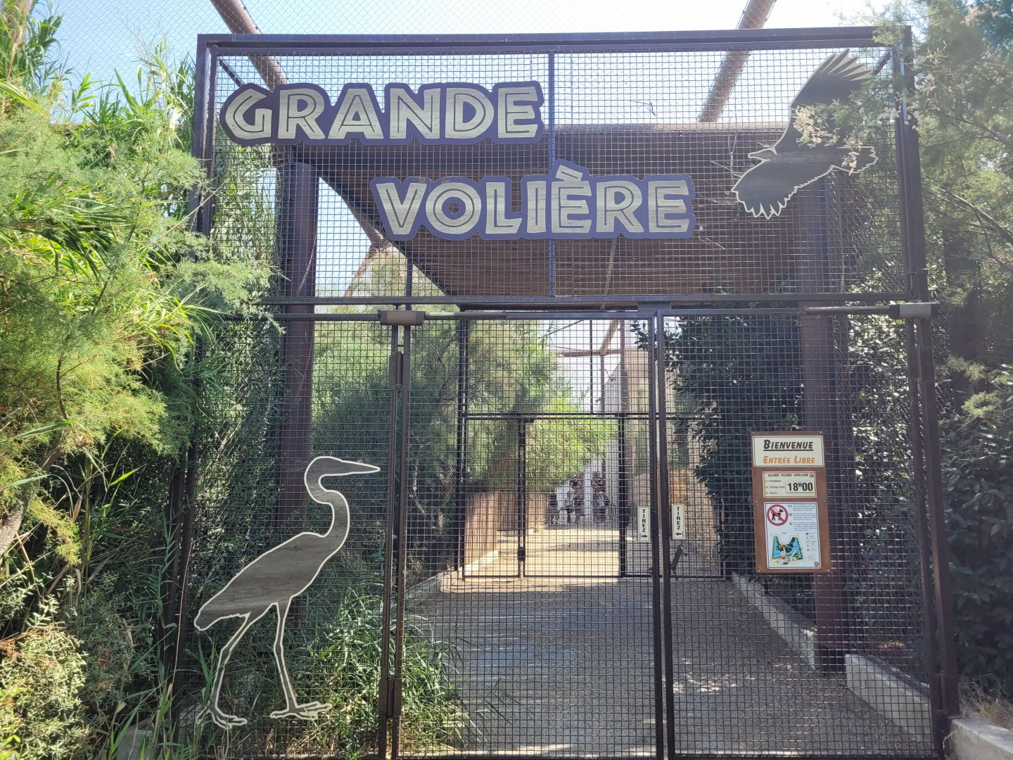 Entrance to the Great aviary -Réserve Africaine de Sigean (2022)