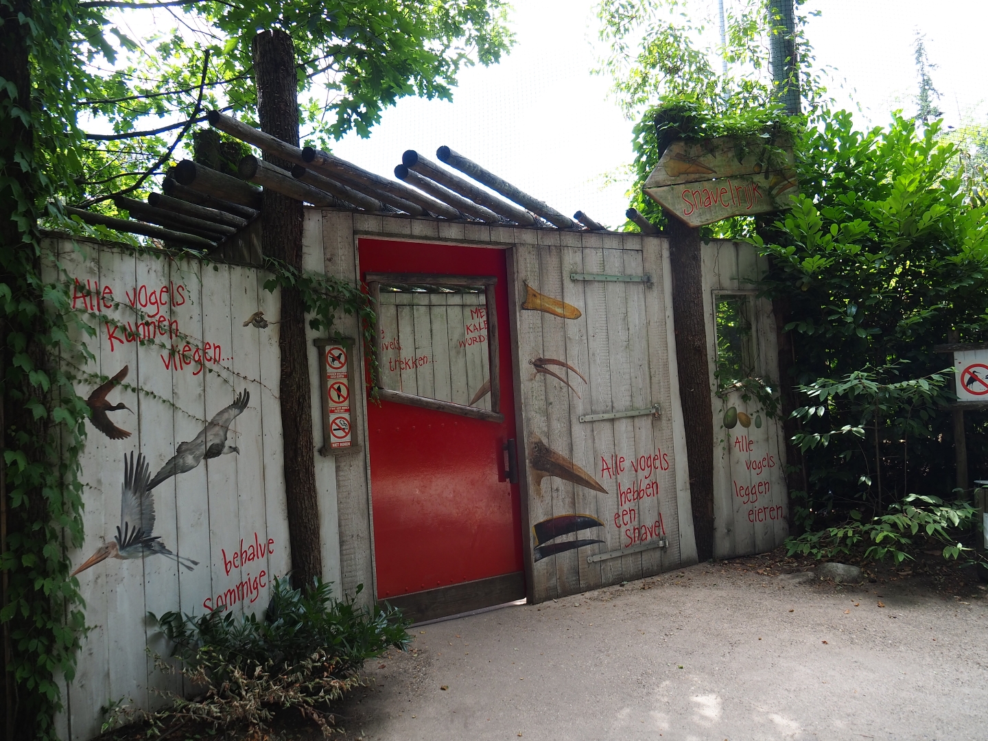 Entrance to the SnavelRijk aviary