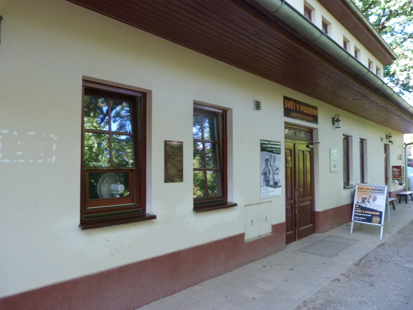 Entrance to the "Underground world" and the Hanzelka and Zikmund museum -Zoo Plzeň (2025)