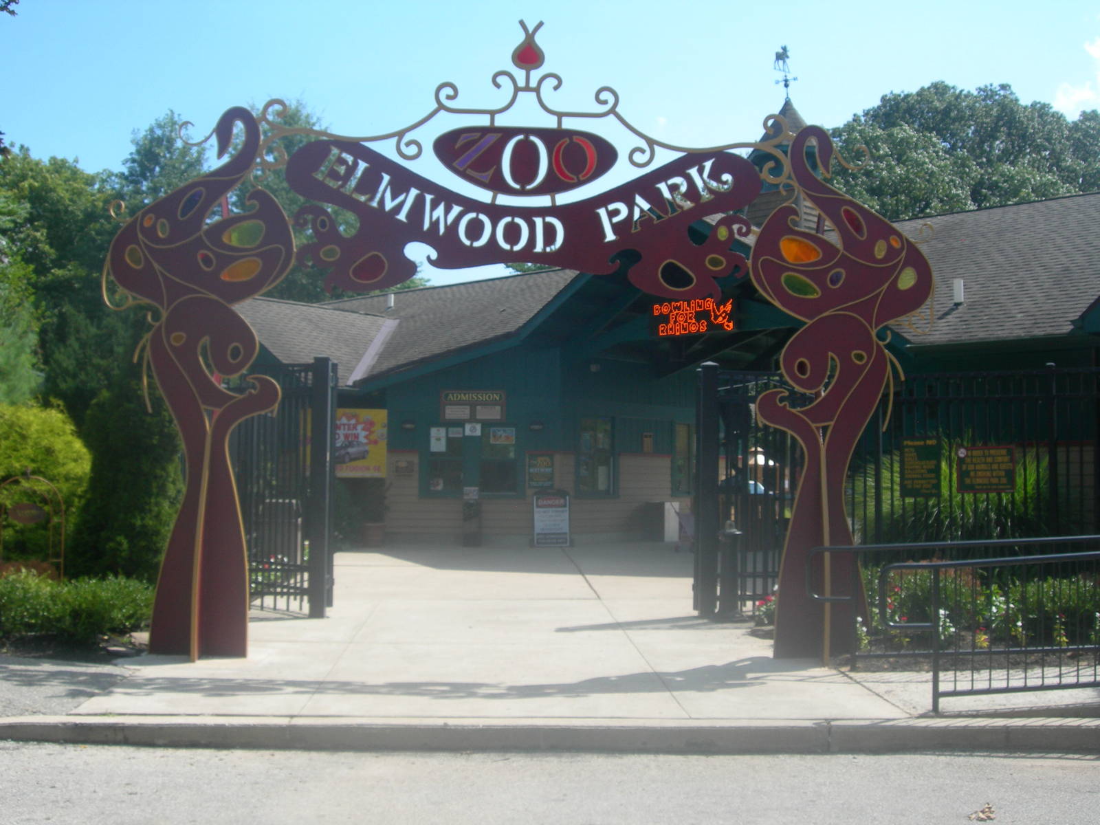 entrance to the zoo