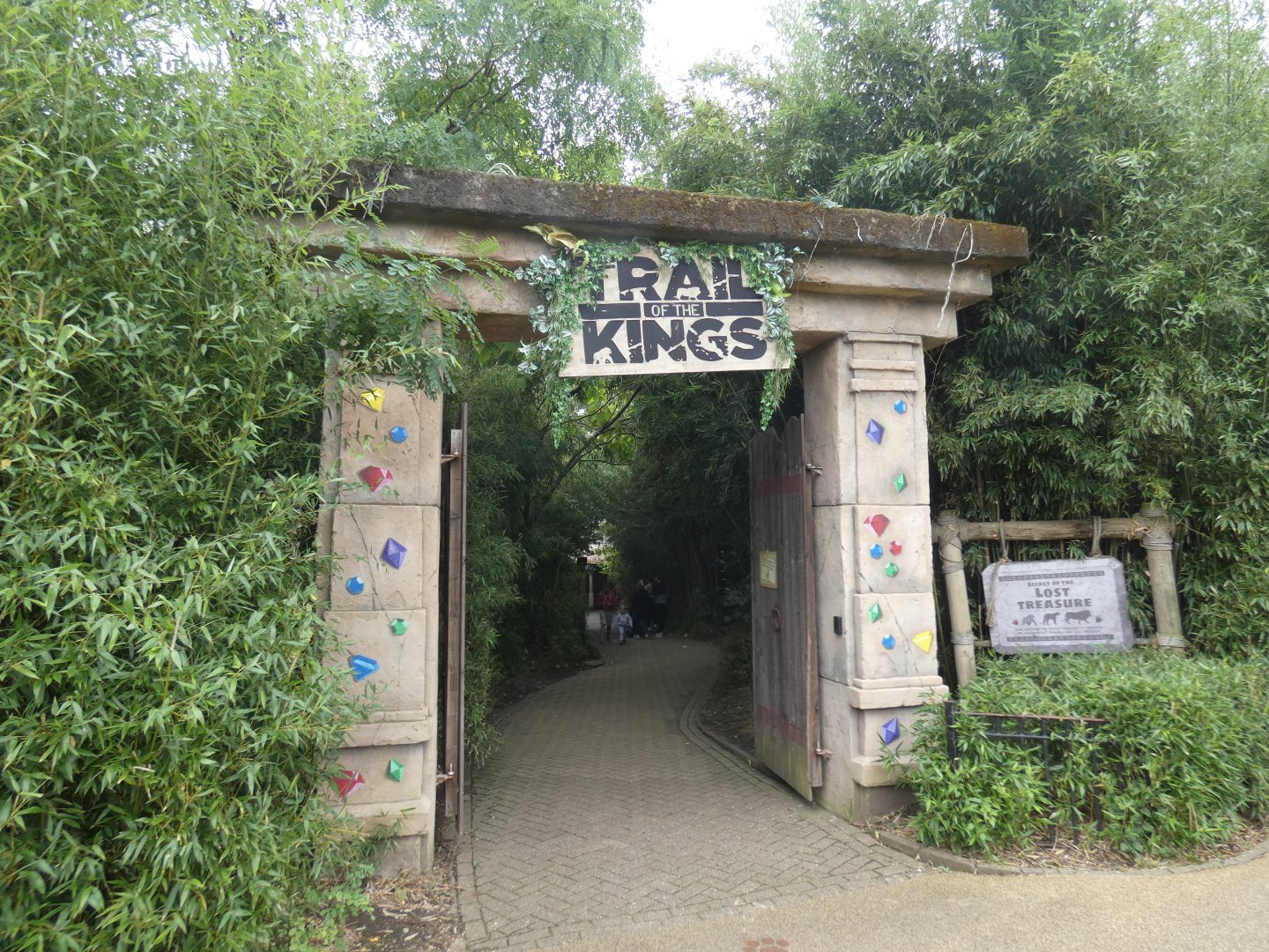 Entrance to Trail of the Kings