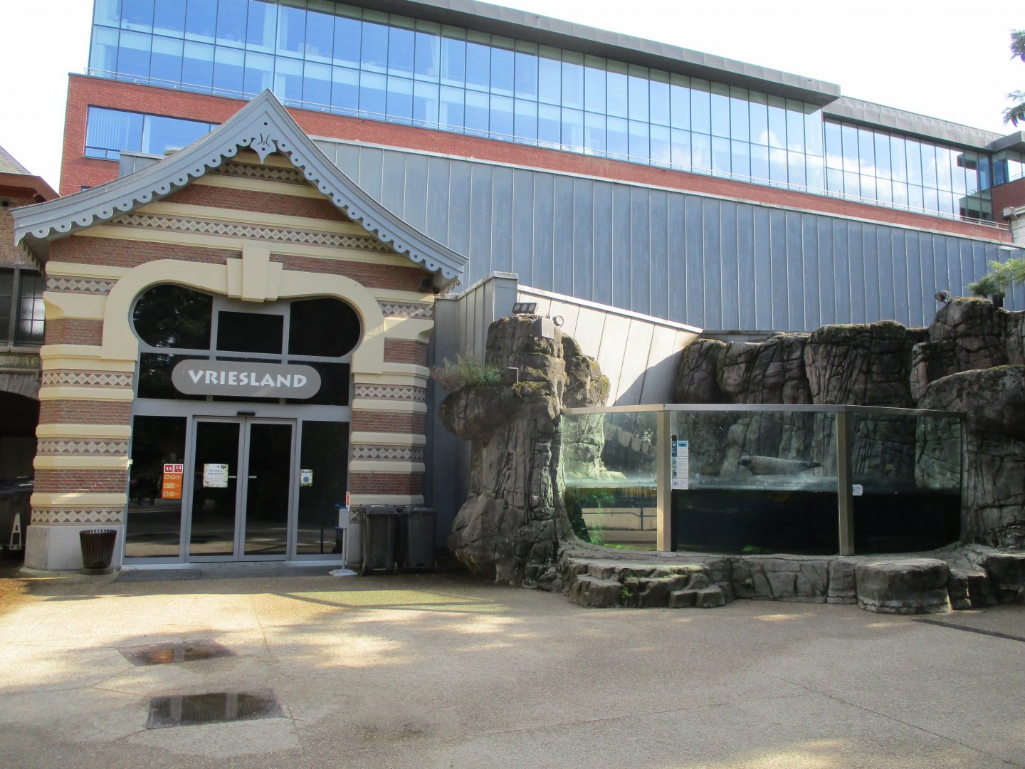 Entrance to "Vriesland"