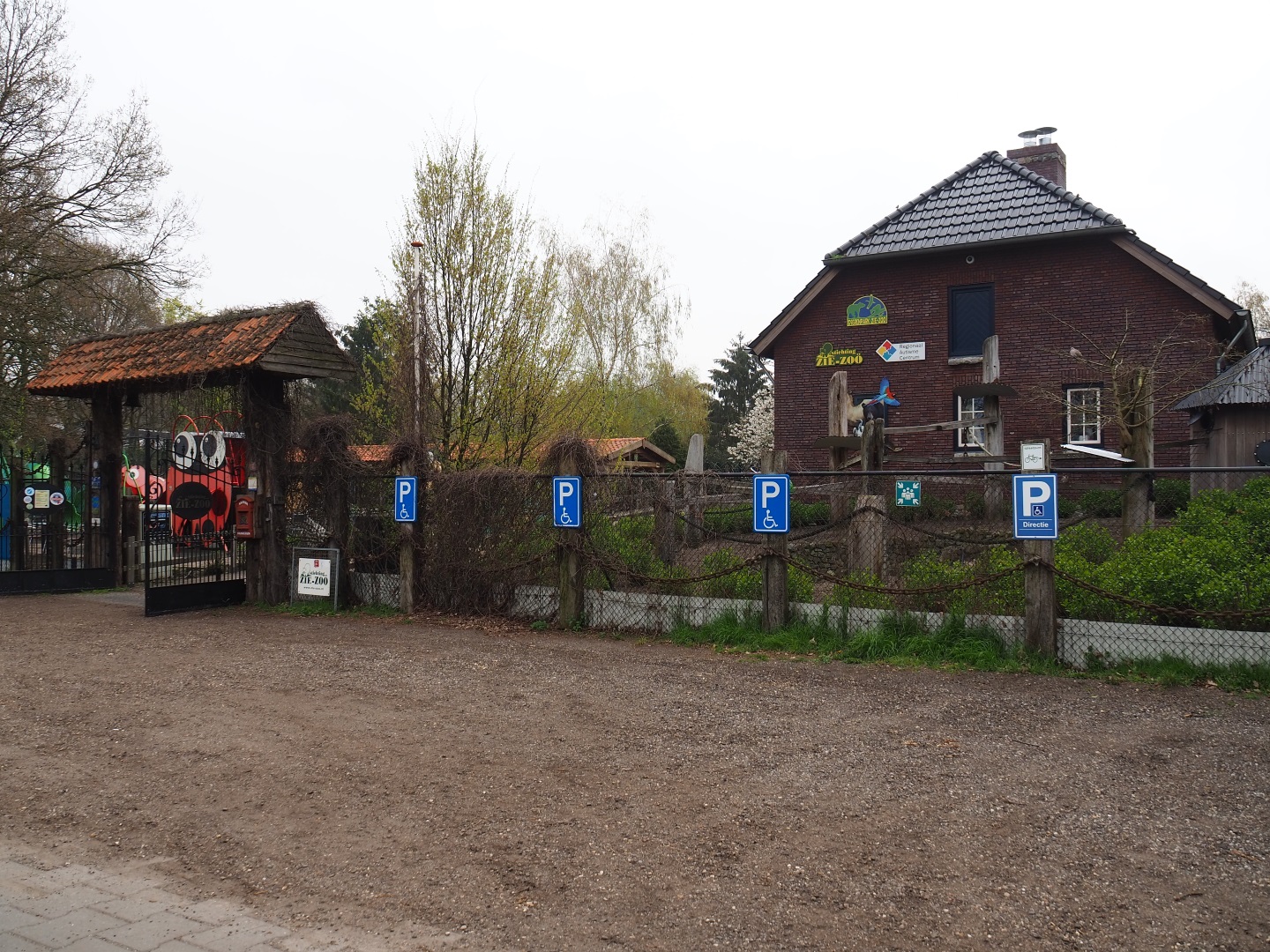 Entrance to Zie-Zoo, 2019-04-06