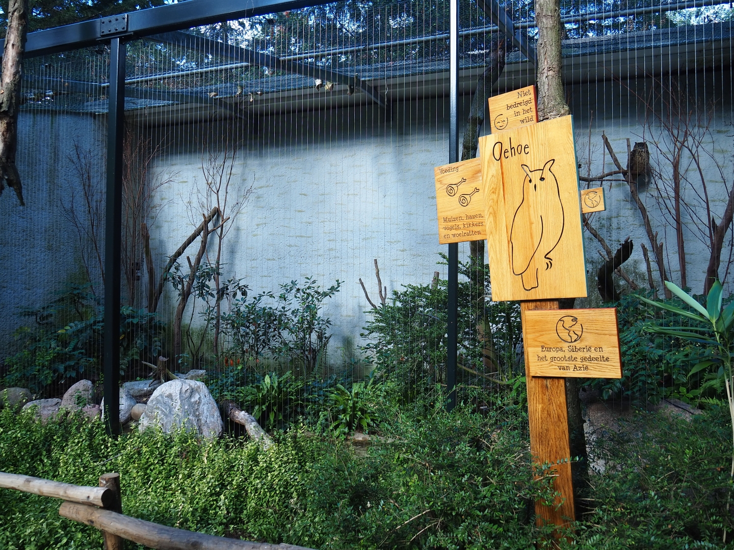 Eurasian eagle-owl aviary and signs