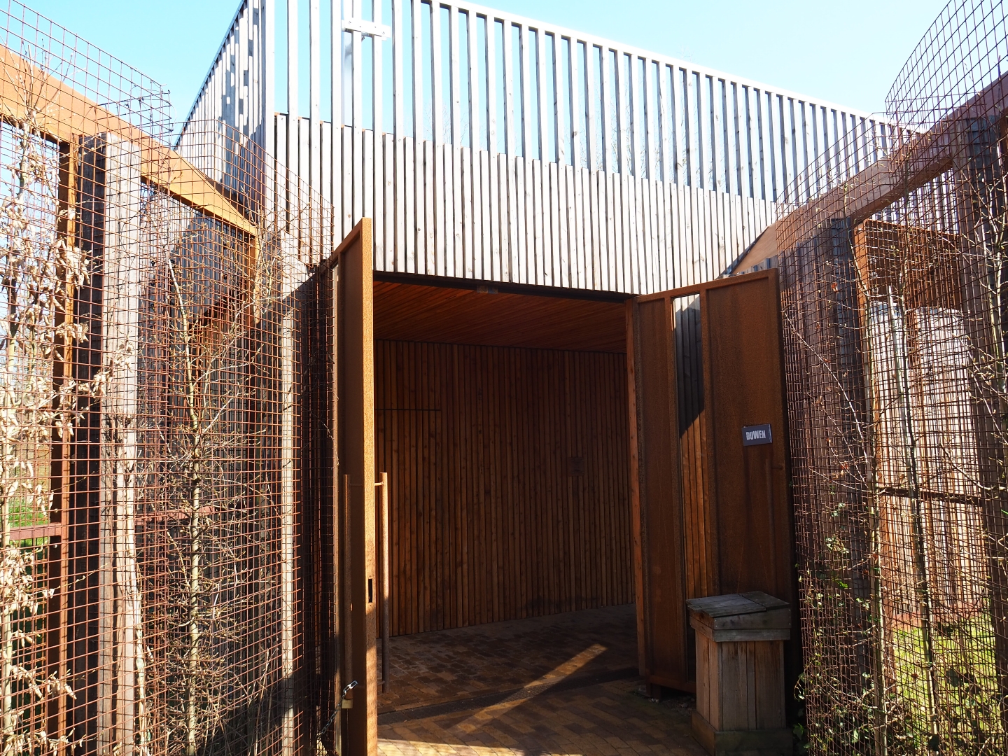 Eurasian lynx house, 2019-03-30