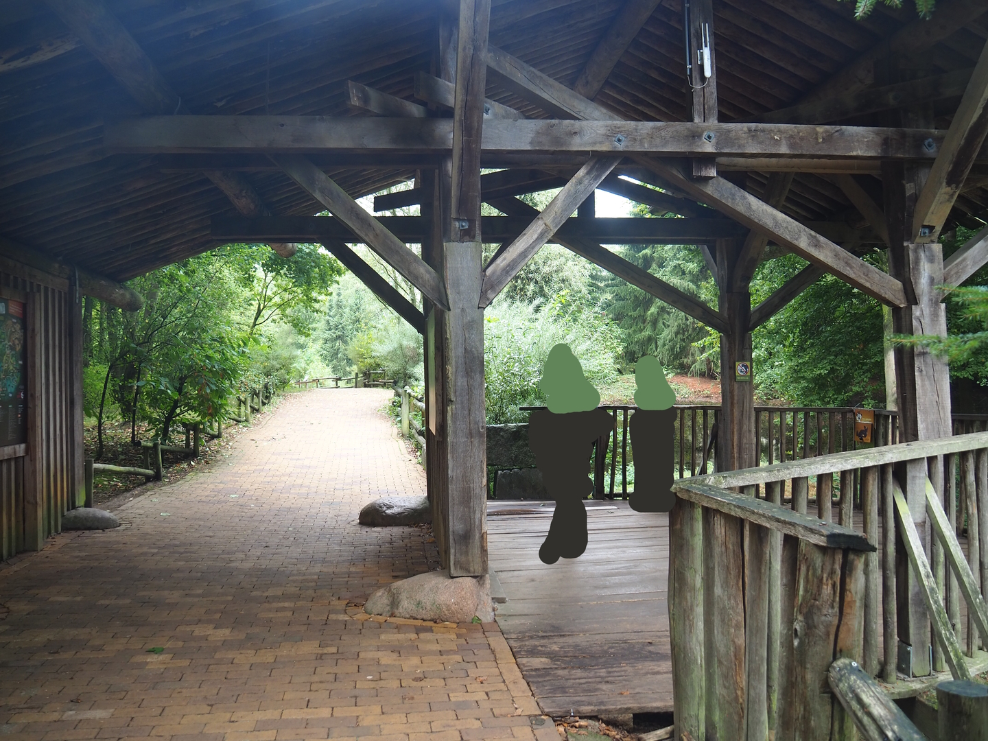 European wolverine viewing shelter, 2022-08-20