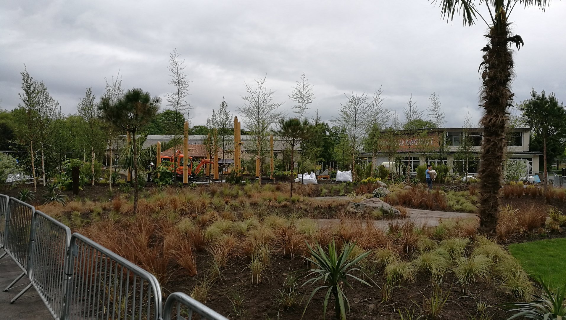 Ex fountain lawn play zone