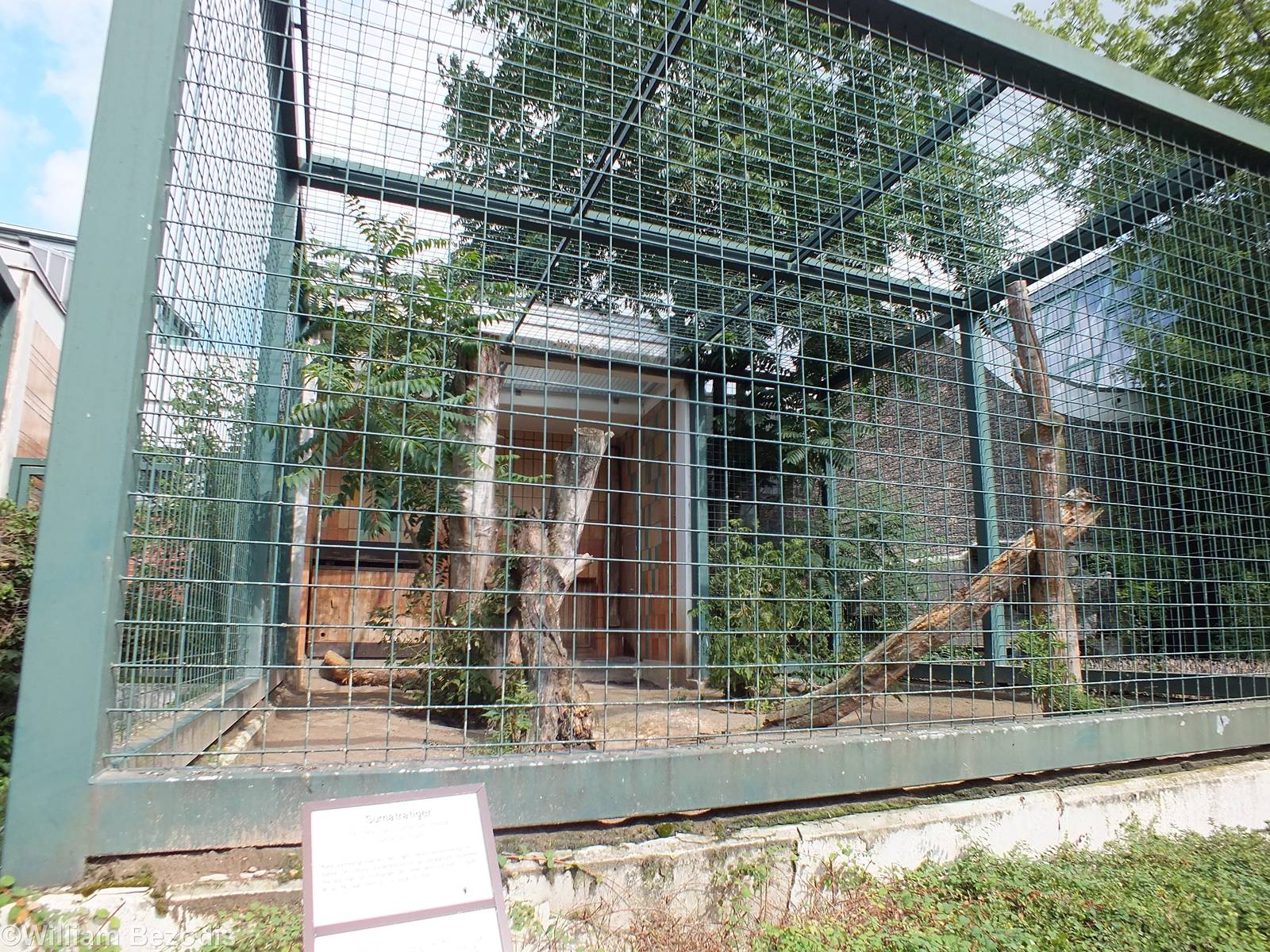 Example of one of the Outdoor Enclosures at the Alfred-Brehm Haus