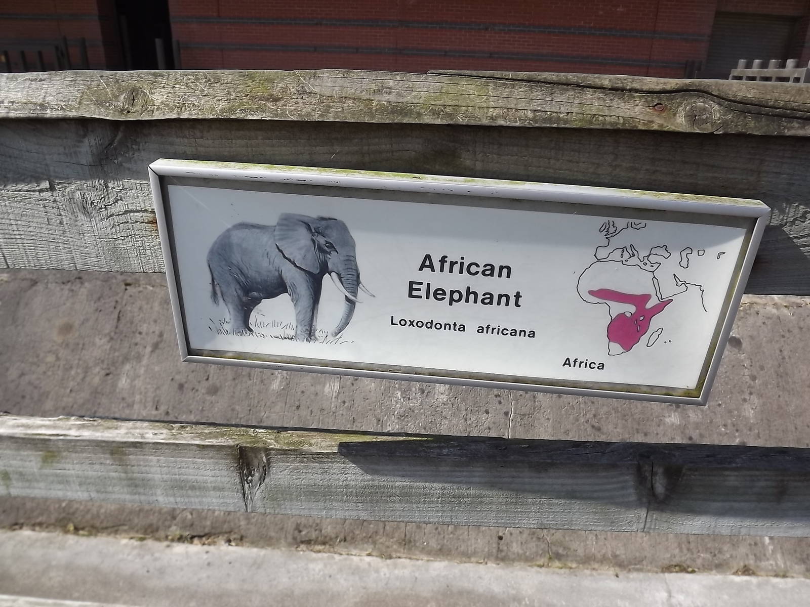 Example of signage at Knowsley Safari Park 08/09/12