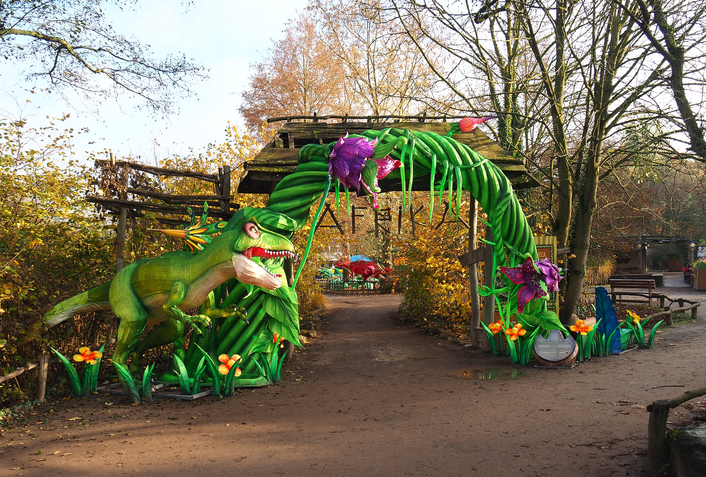 Example of temporary light sculptures for DinoLights winter event, 2021-11-23