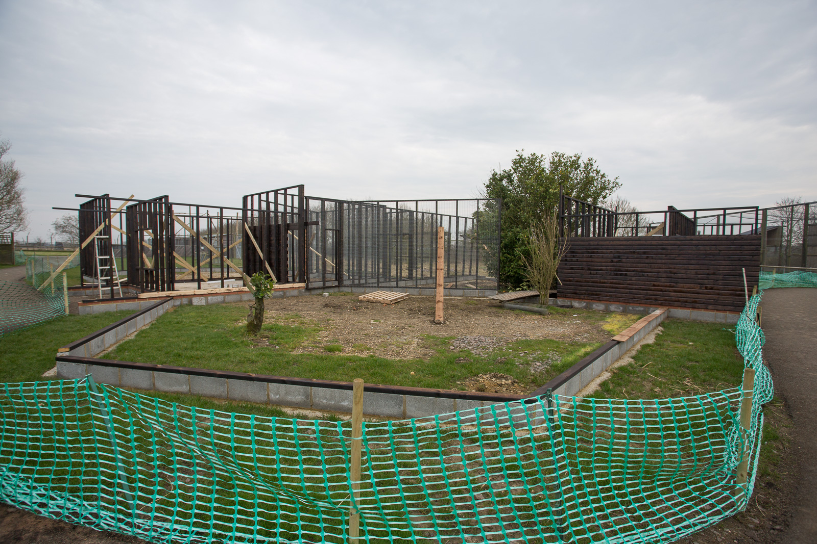 Exhibit (construction) : Hamerton : 03 Apr 2016