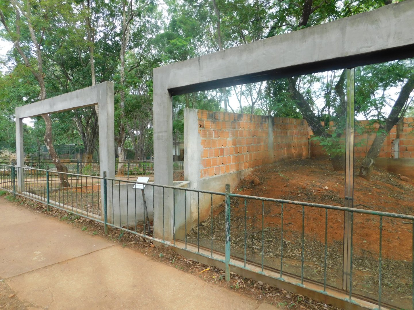 Exhibit under construction - Brasilia zoo