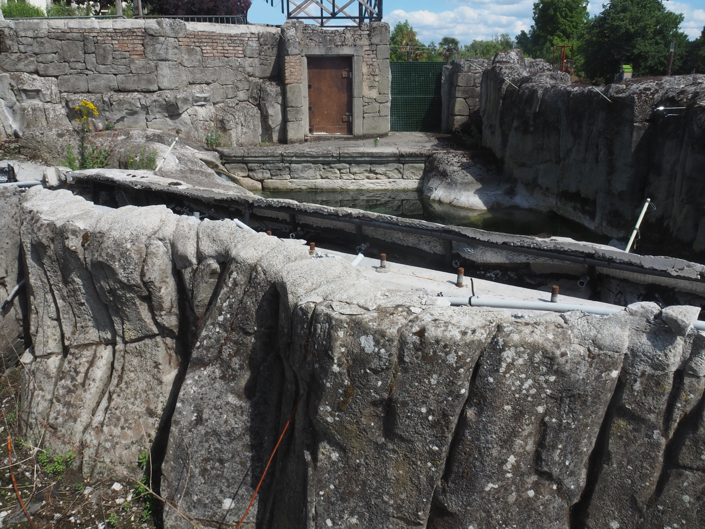 Exhibit under renovation next to the Cape fur seal exhibit, 2022-06-28