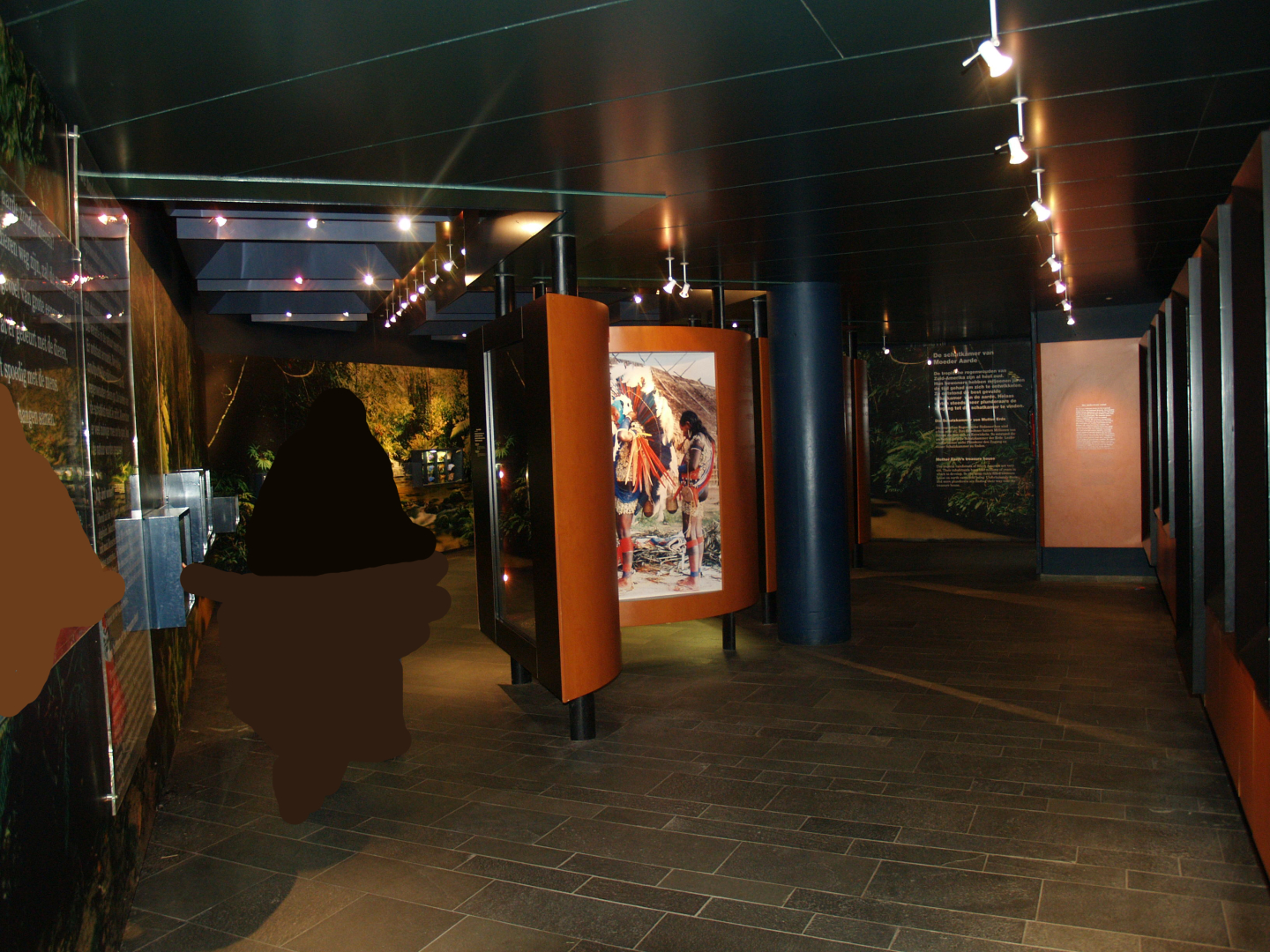 Exhibition area in the Americasa, 2008-03-01