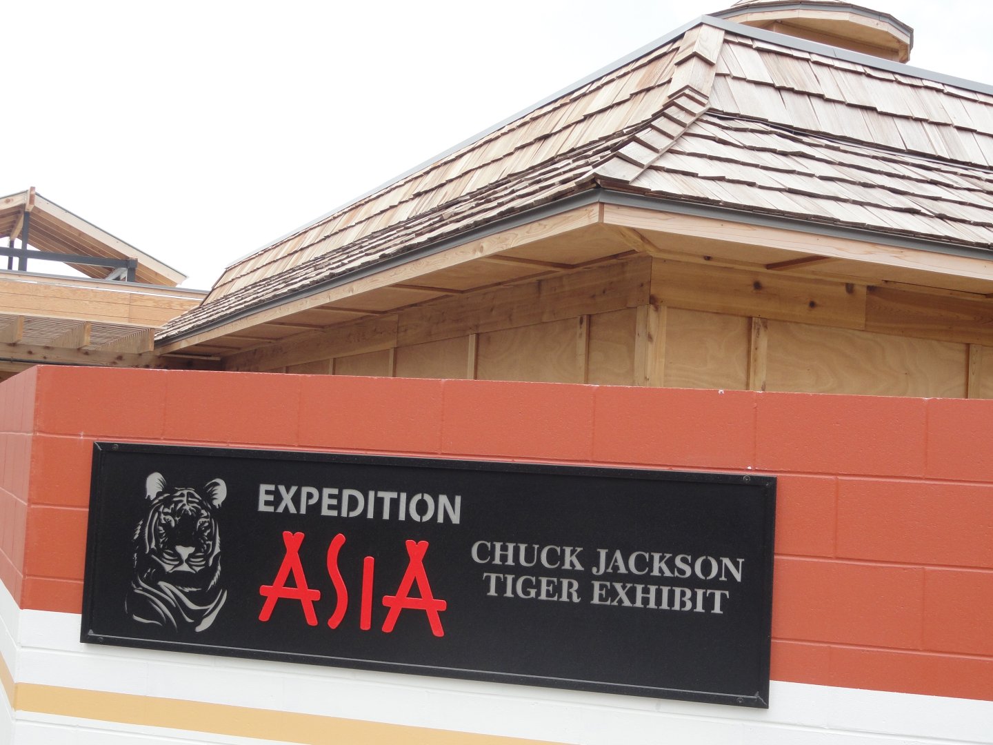 Expedition Asia example exhibit signs and Architecture