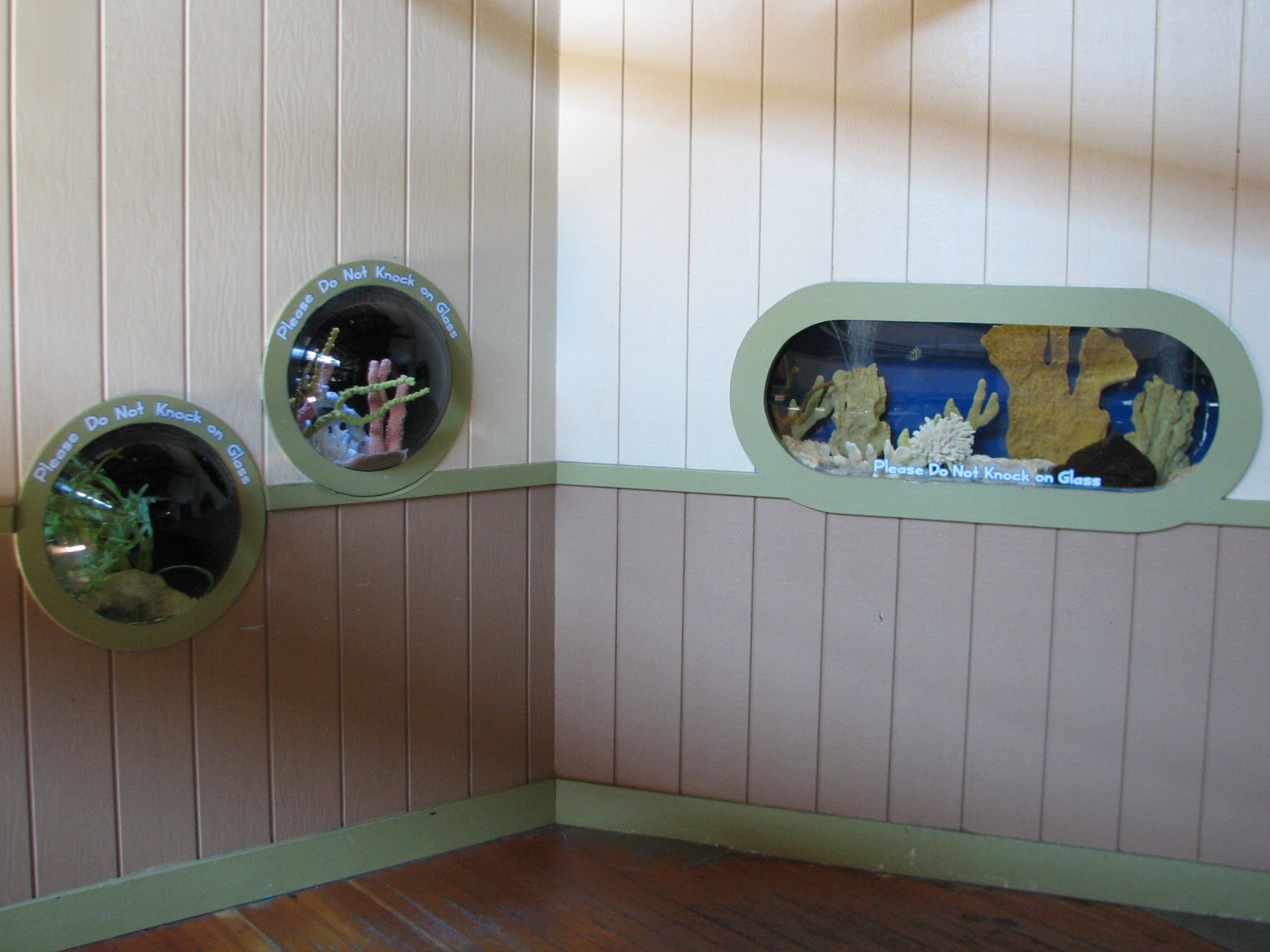 Explorers Outpost - Aquariums