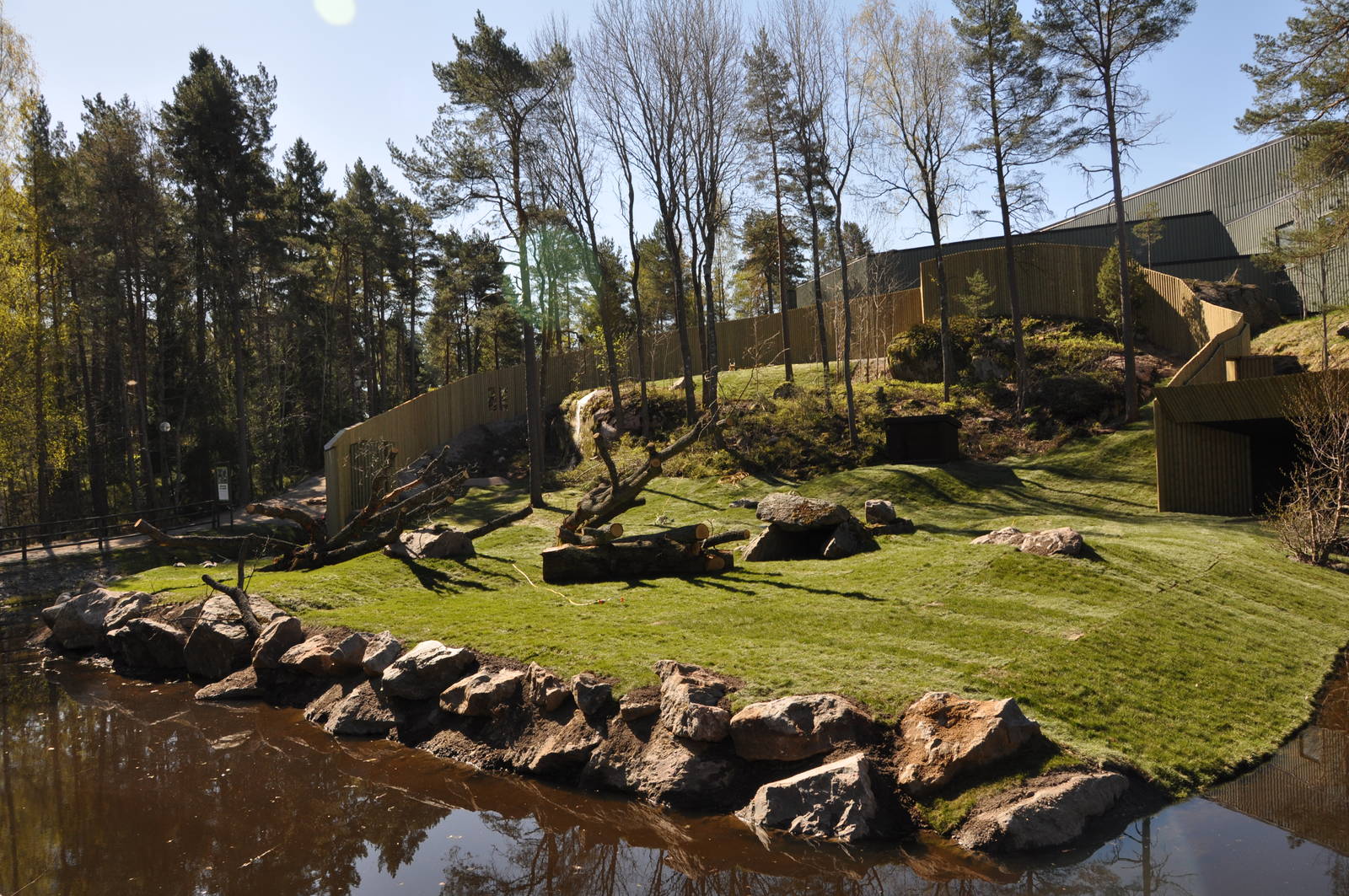 Extended gorilla enclsoure