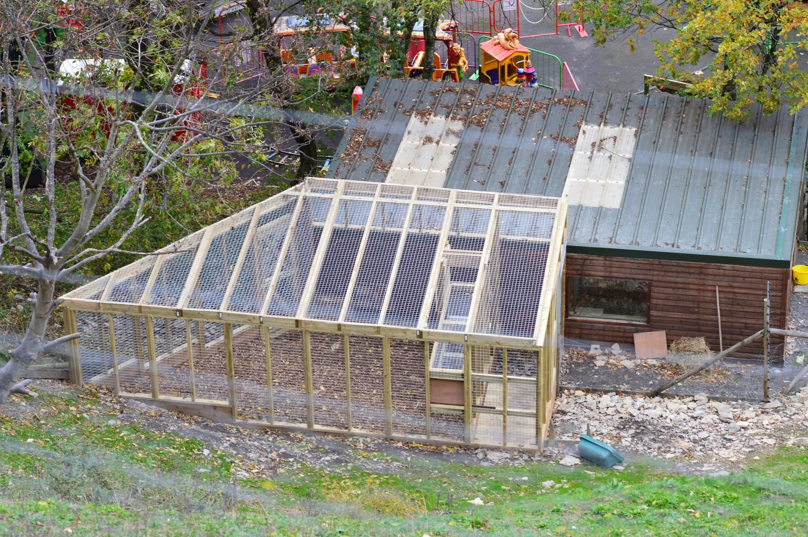 Extension to gelada house