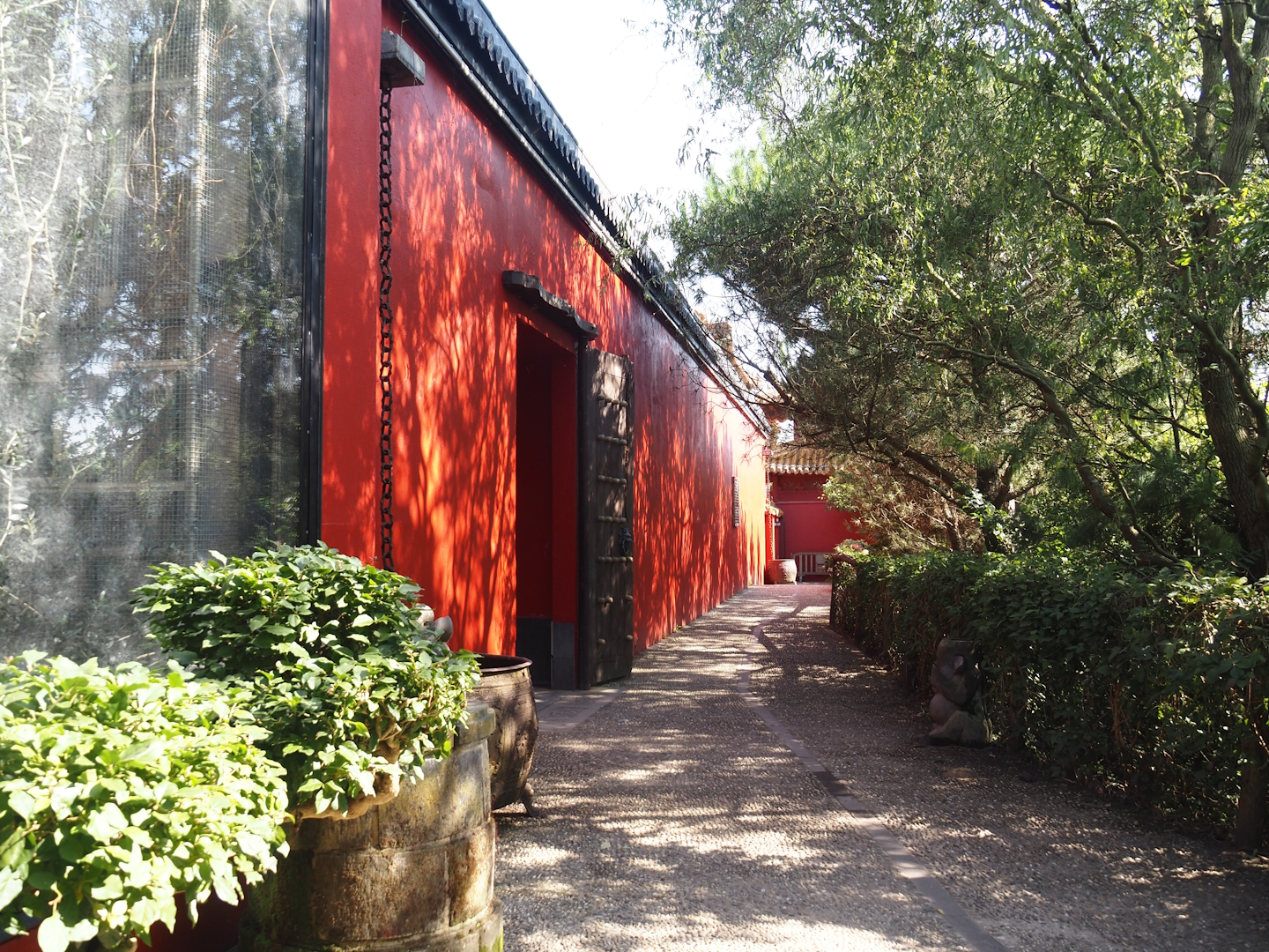 Exterior of the Chinese courtyard with the Chinese alligator and Gharial exhibits and a fish pond, 2024-09-17