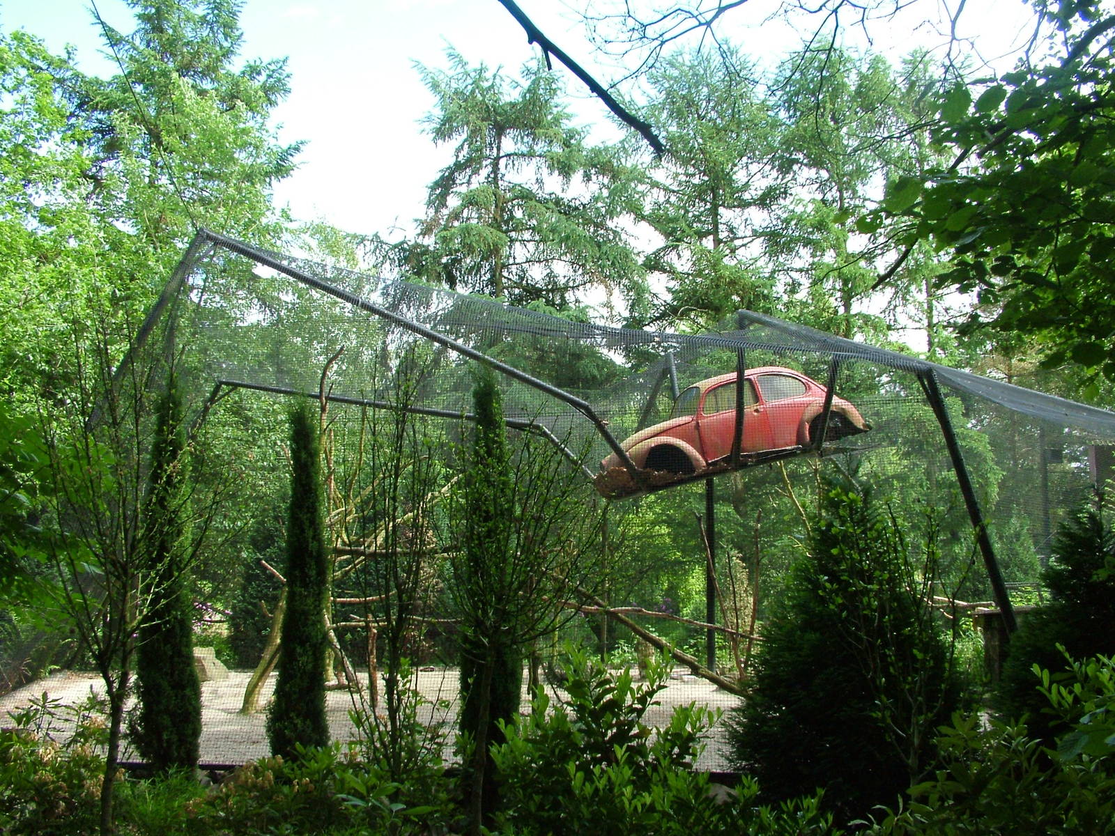 Extremely weird Spider-Car-Aviary at NOP, Veldhoven 16/05/09