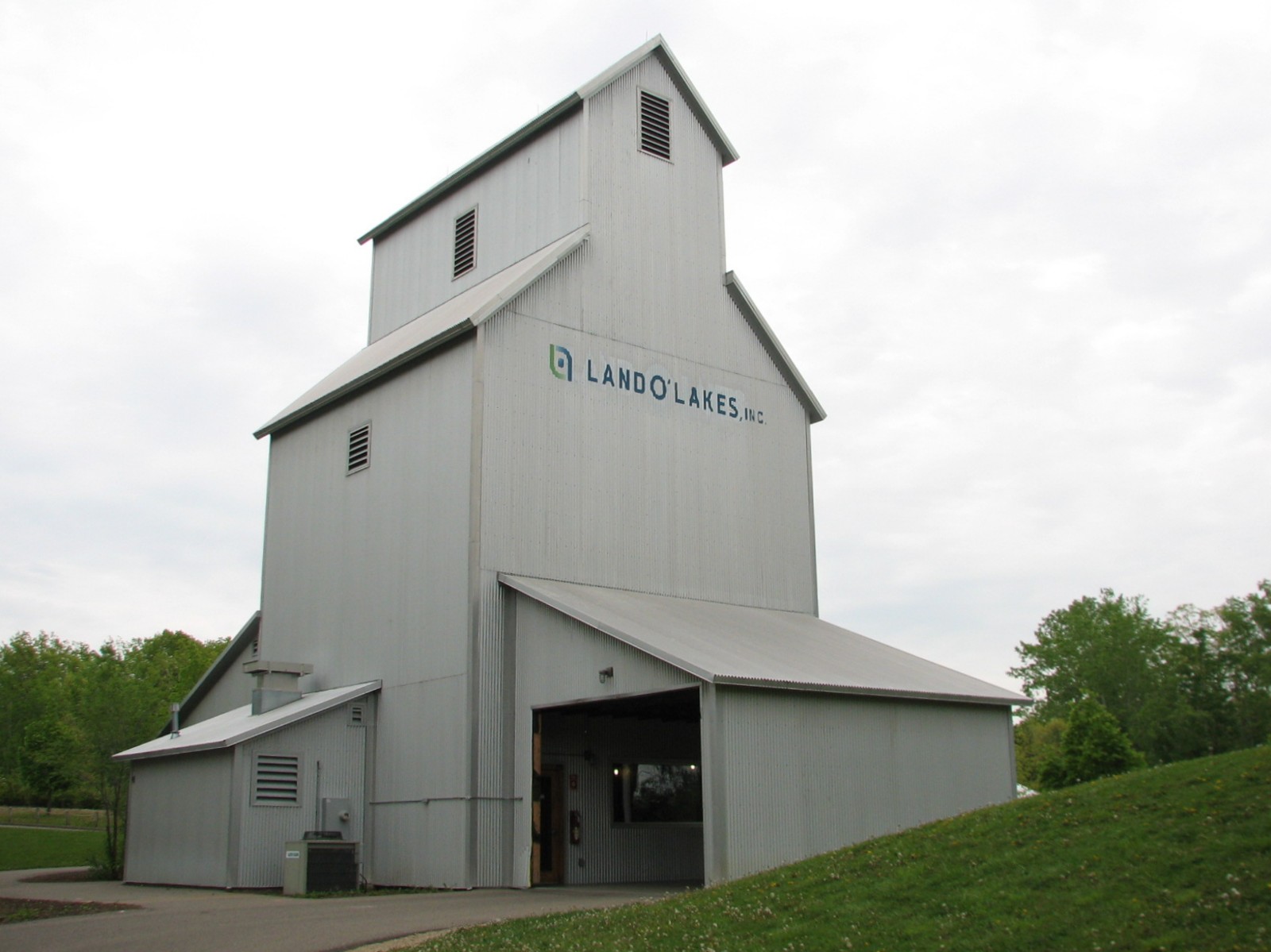 Family Farm - Grain Elevator Play Structure