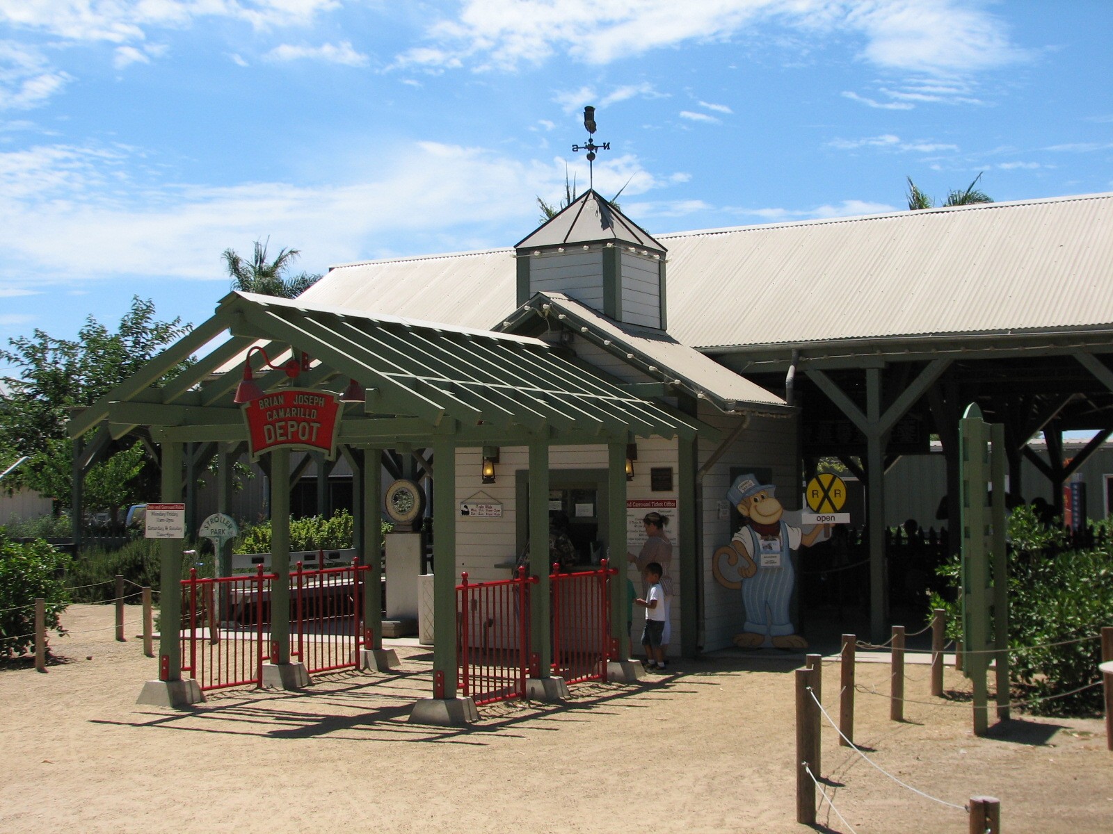 Family Farm - Zoofari Express Train Depot