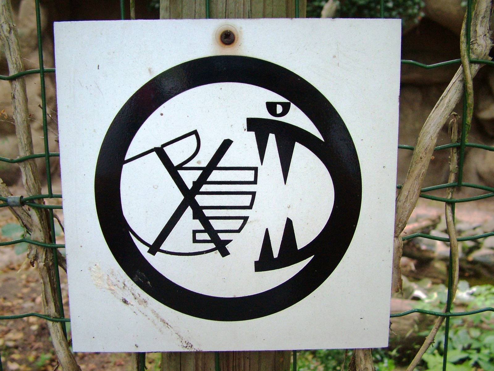 Fantastic 'Don't Touch' Sign at Decin, 28/08/12