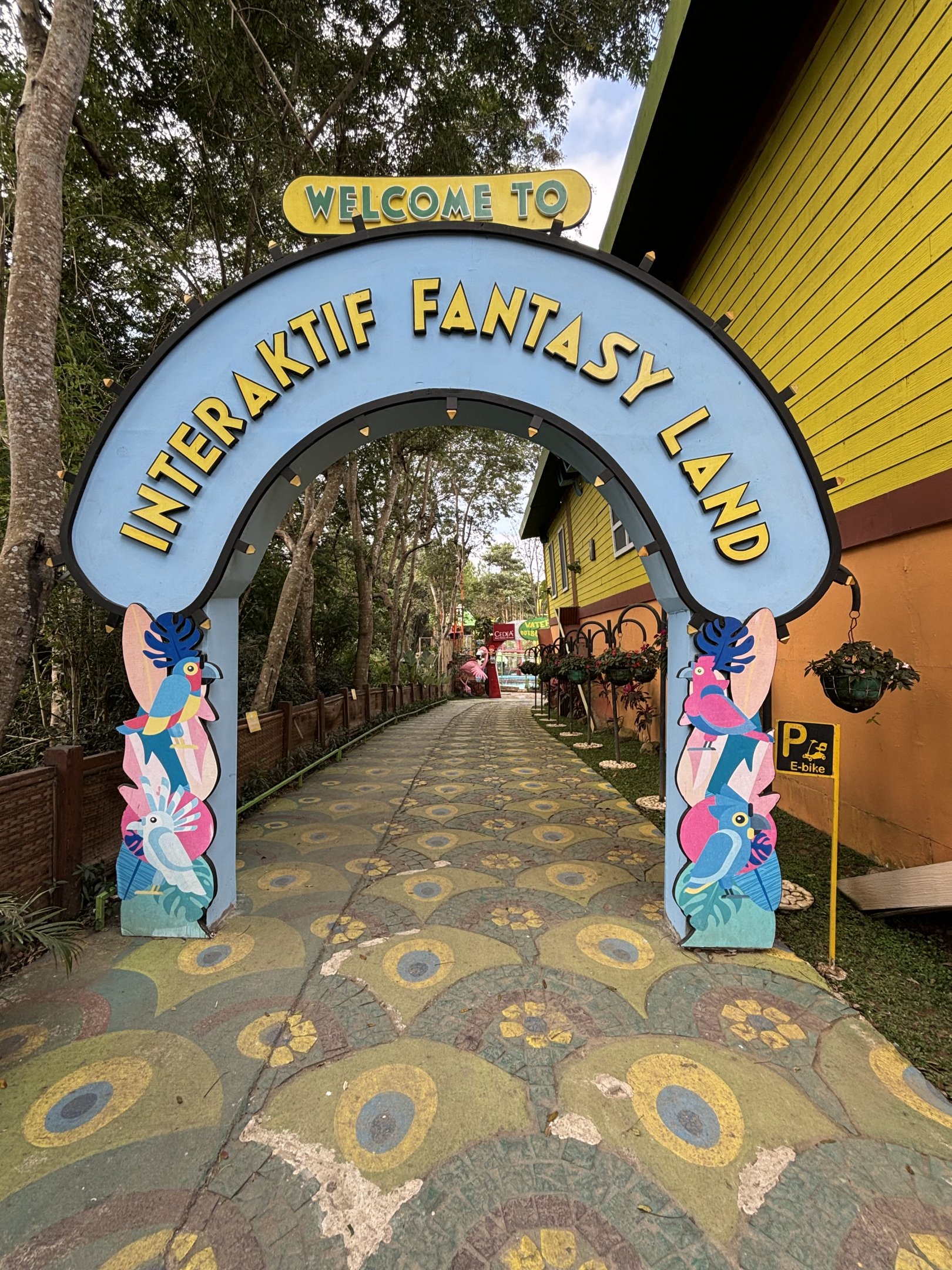 Fantasy Land - entrance
