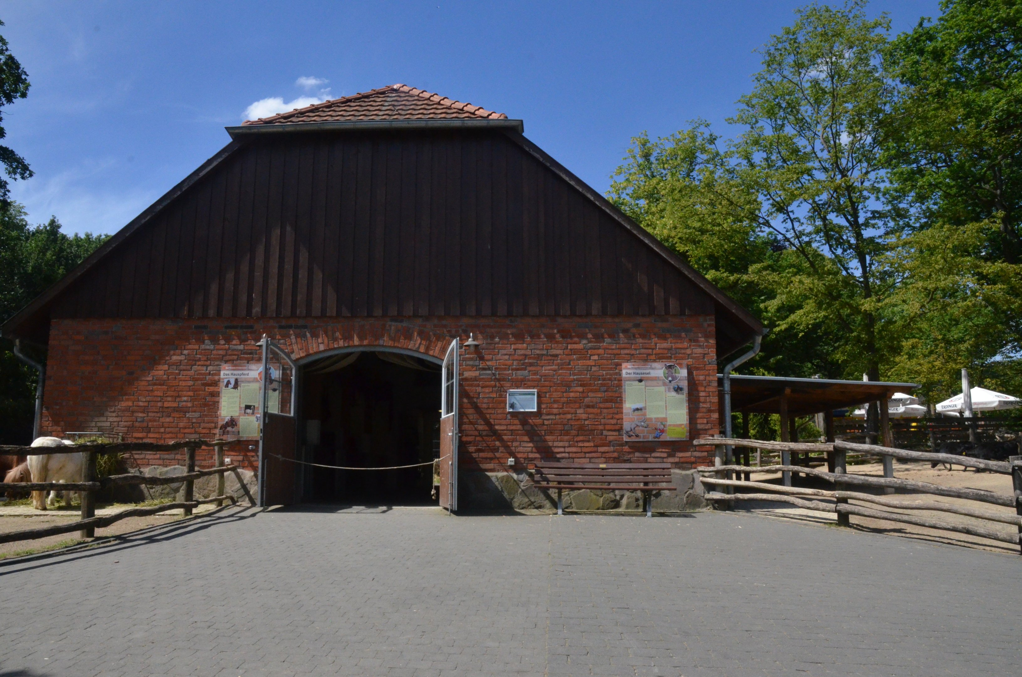 Farm Building at Duisburg, 17/06/19