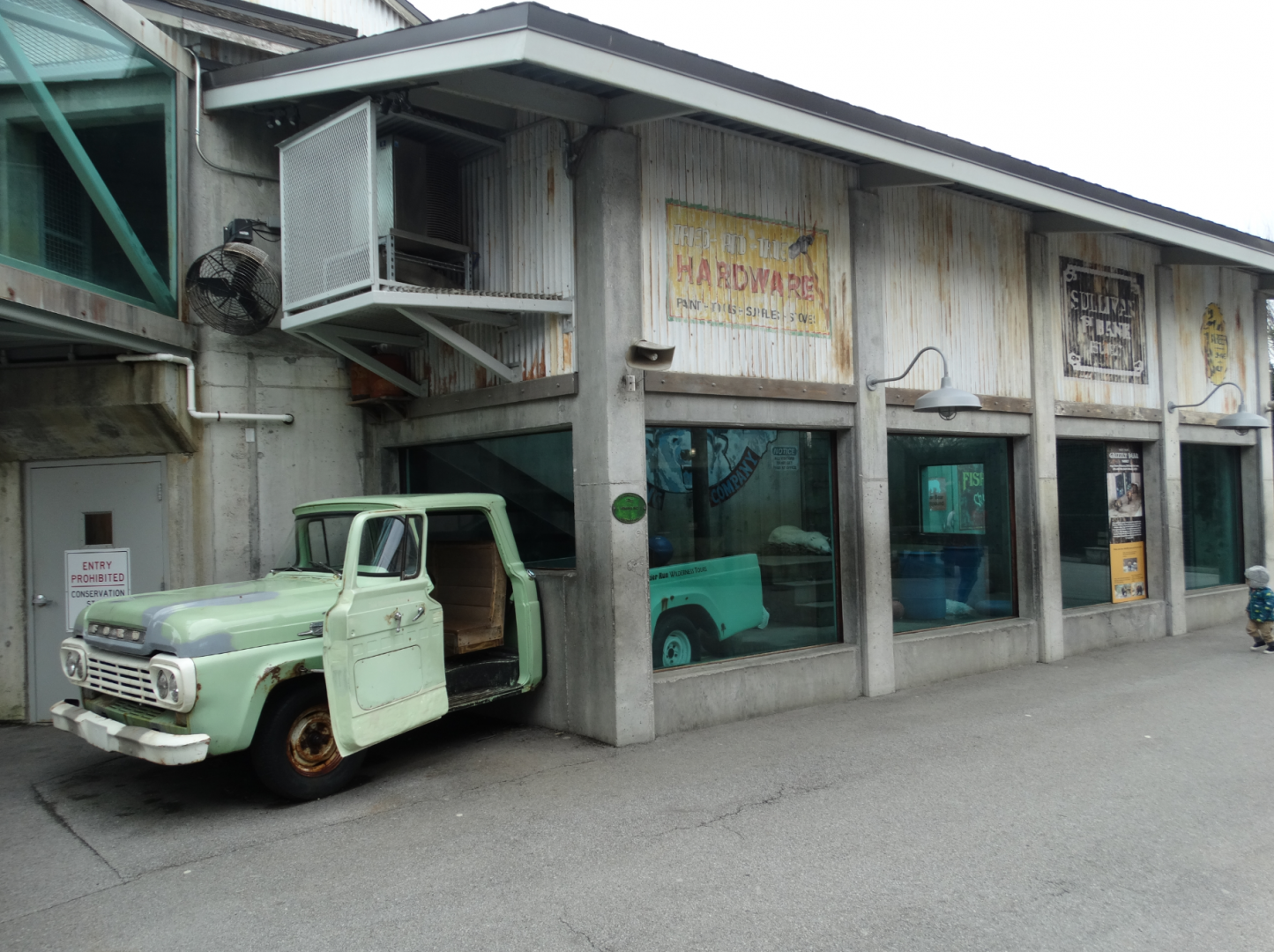 Feb. 2018 - Glacier Run - Rotational Polar Bear Exhibit