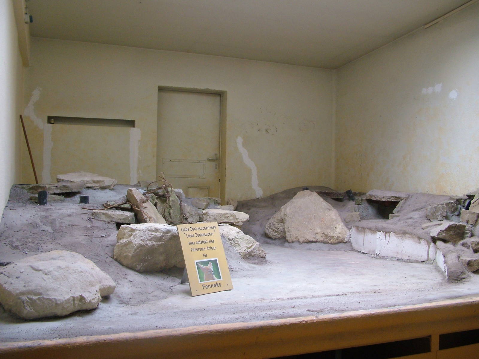 Fennec Fox Exhibit Construction at Frankfurt 31/08/10