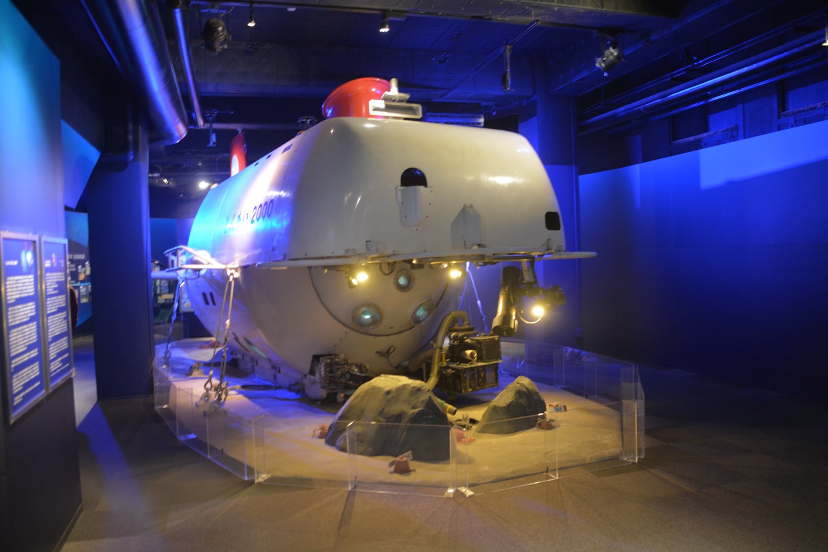 First Japanese research submersible to reach 2000m (Shinkai 2000)