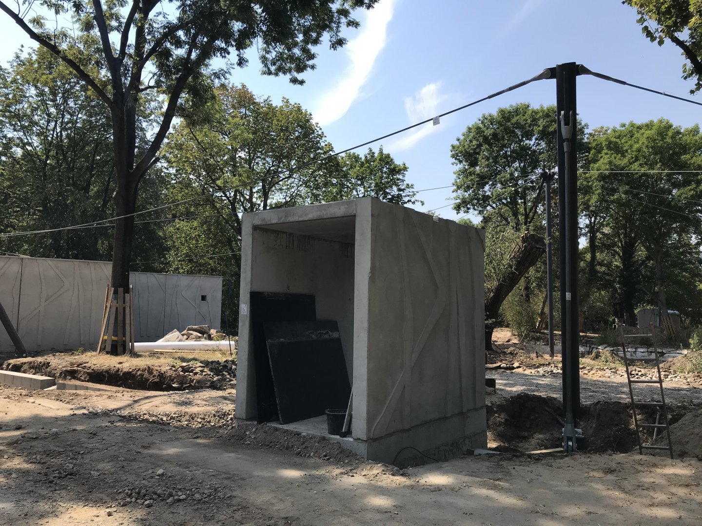 Flamingo aviary building site