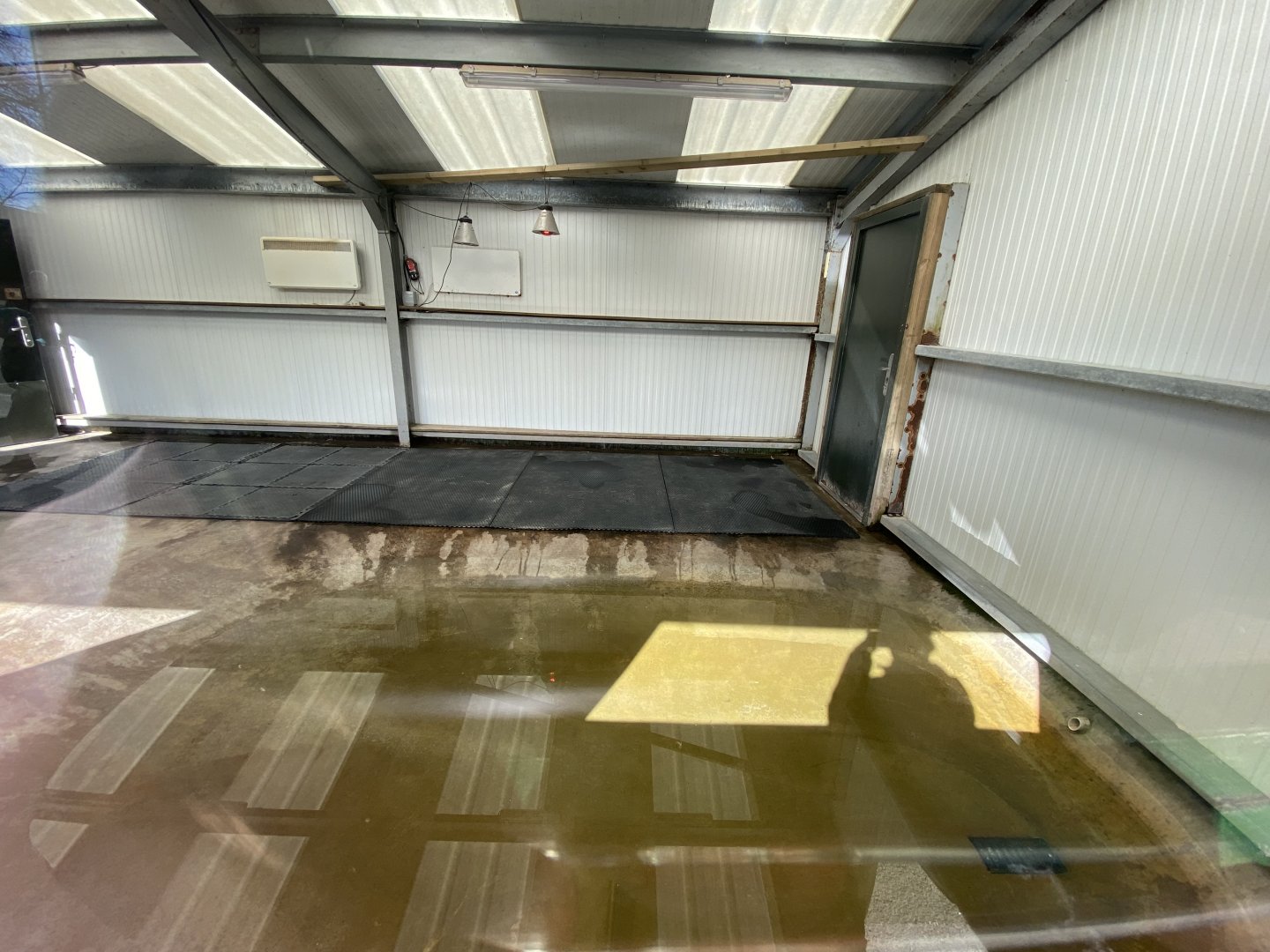 Flamingo indoor enclosure