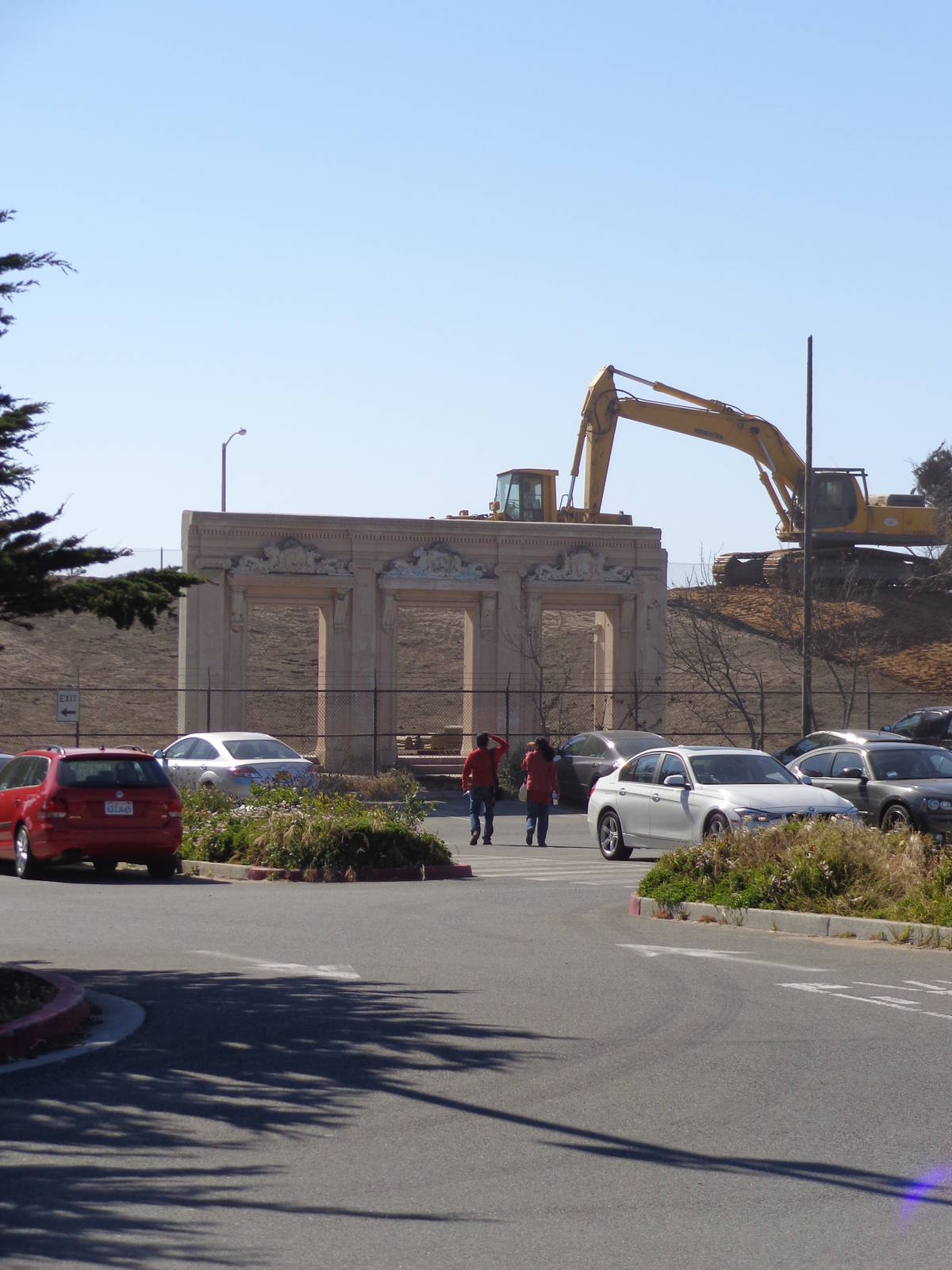 Fleishhacker Pool Remains