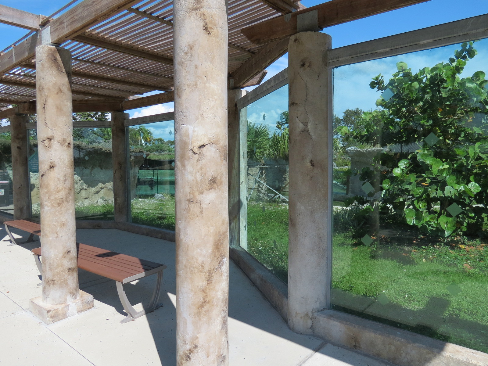 Florida: Mission Everglades - American Crocodile Exhibit - Viewing Shelter
